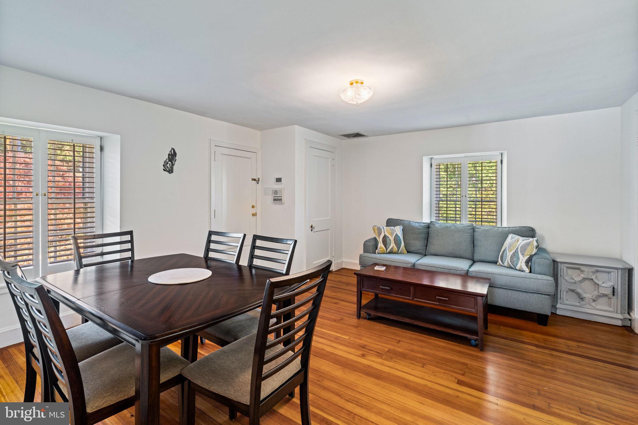 CHESTNUT HILL - Residential