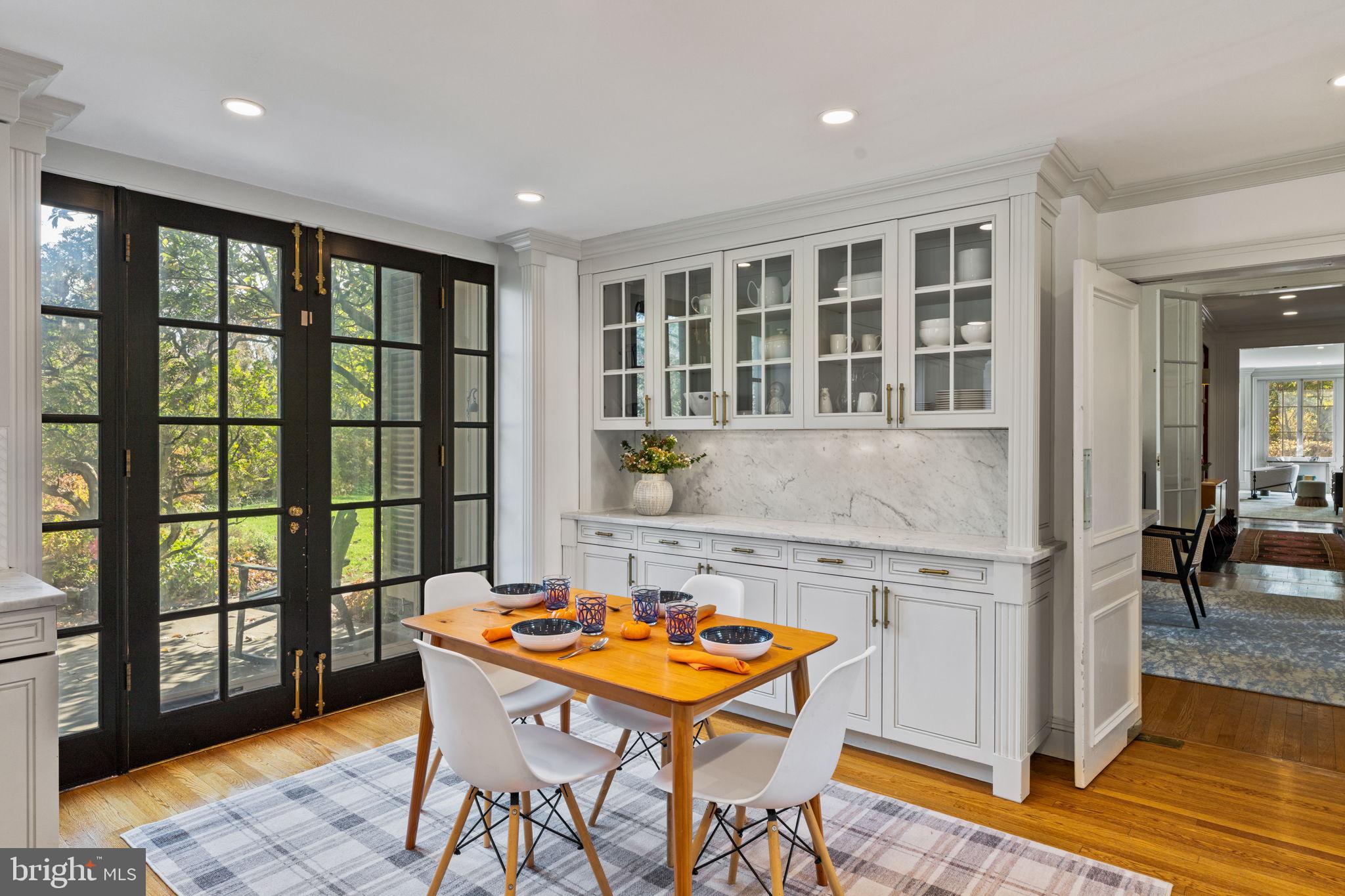 CHESTNUT HILL - Residential