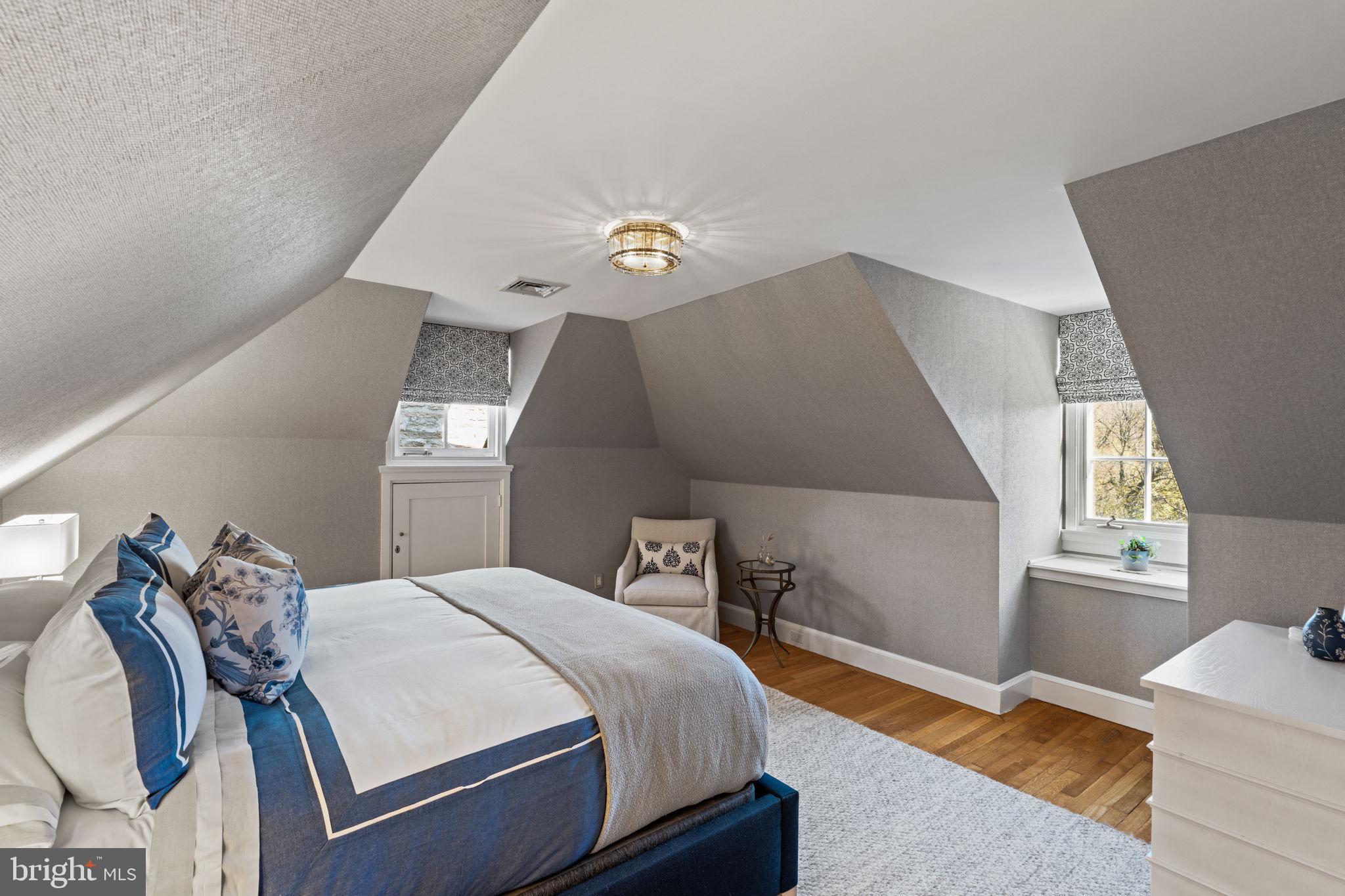 CHESTNUT HILL - Residential