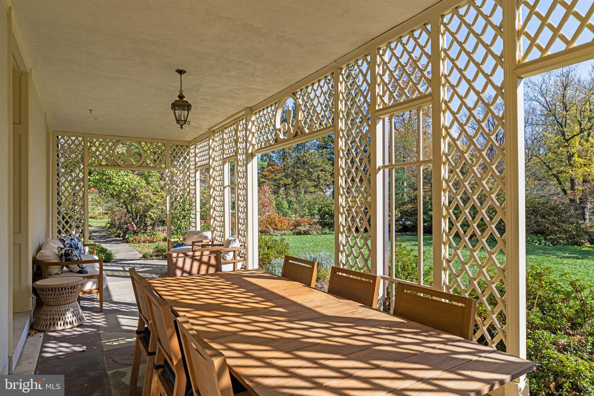 CHESTNUT HILL - Residential