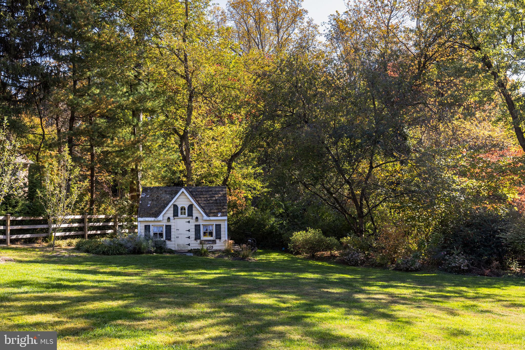 CHESTNUT HILL - Residential