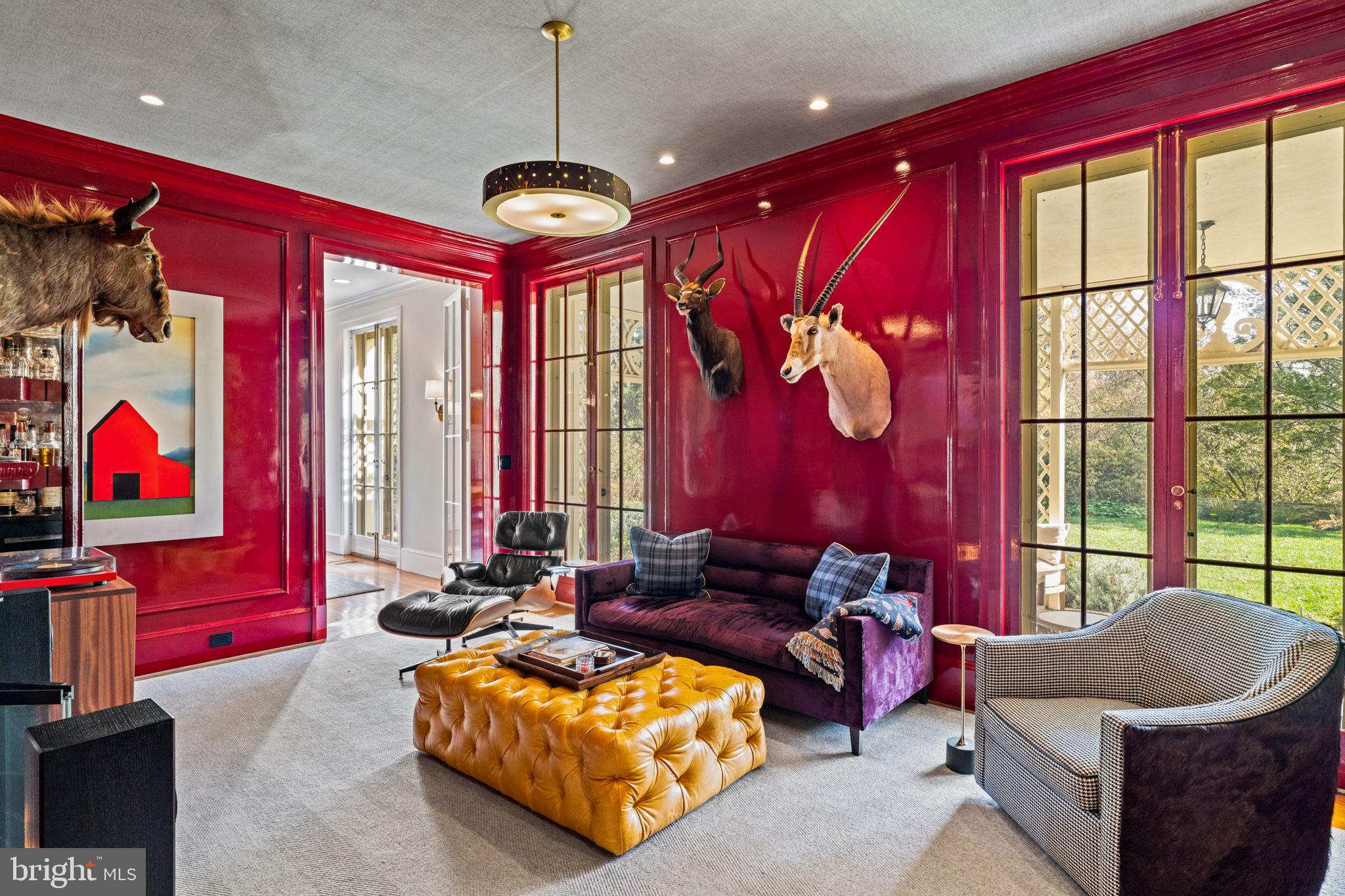 CHESTNUT HILL - Residential