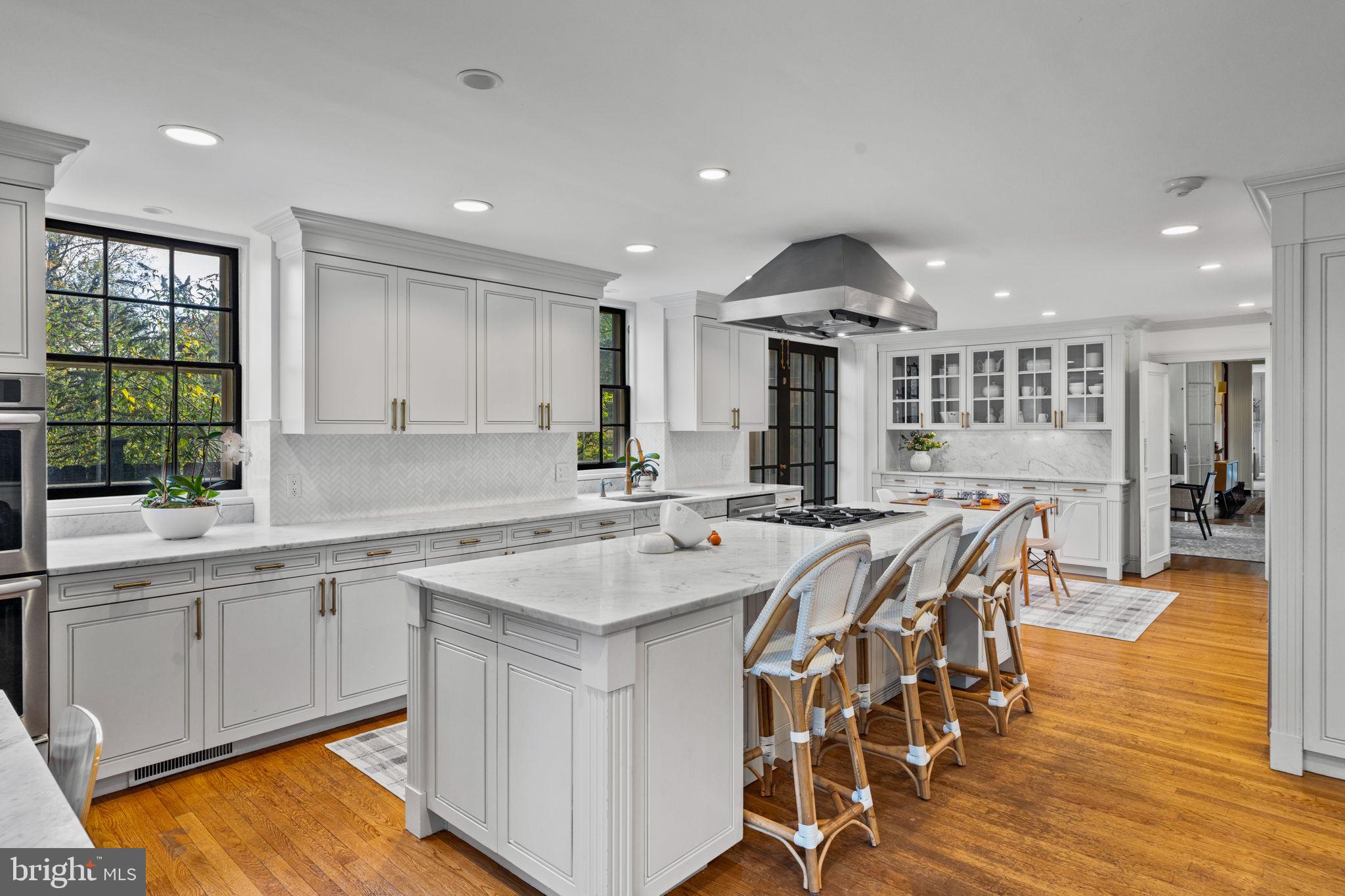 CHESTNUT HILL - Residential