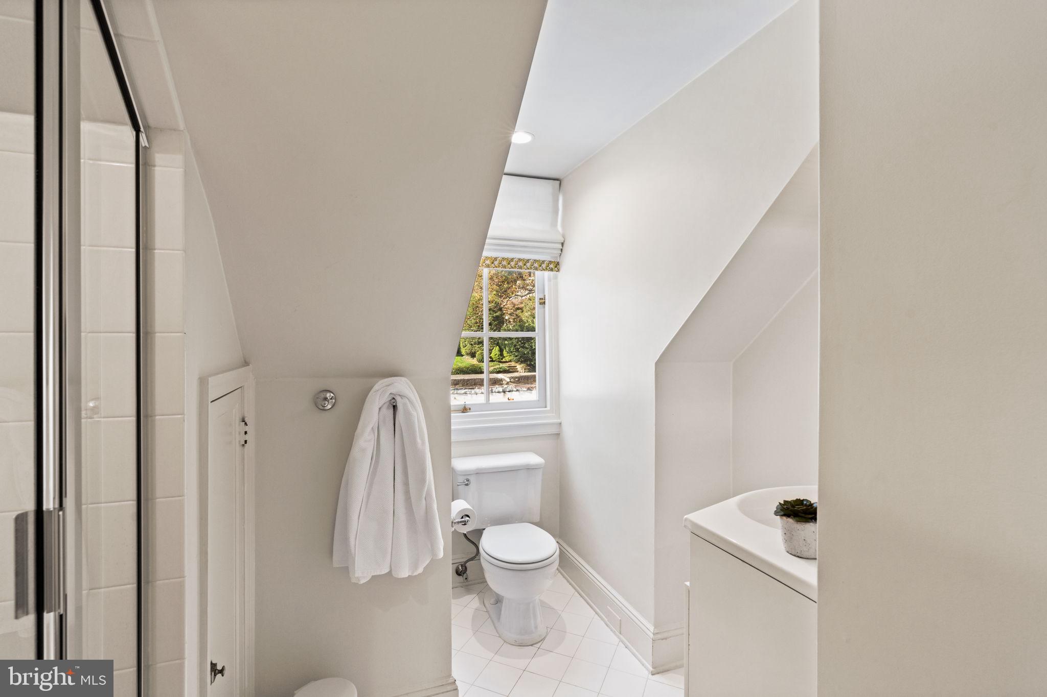 CHESTNUT HILL - Residential