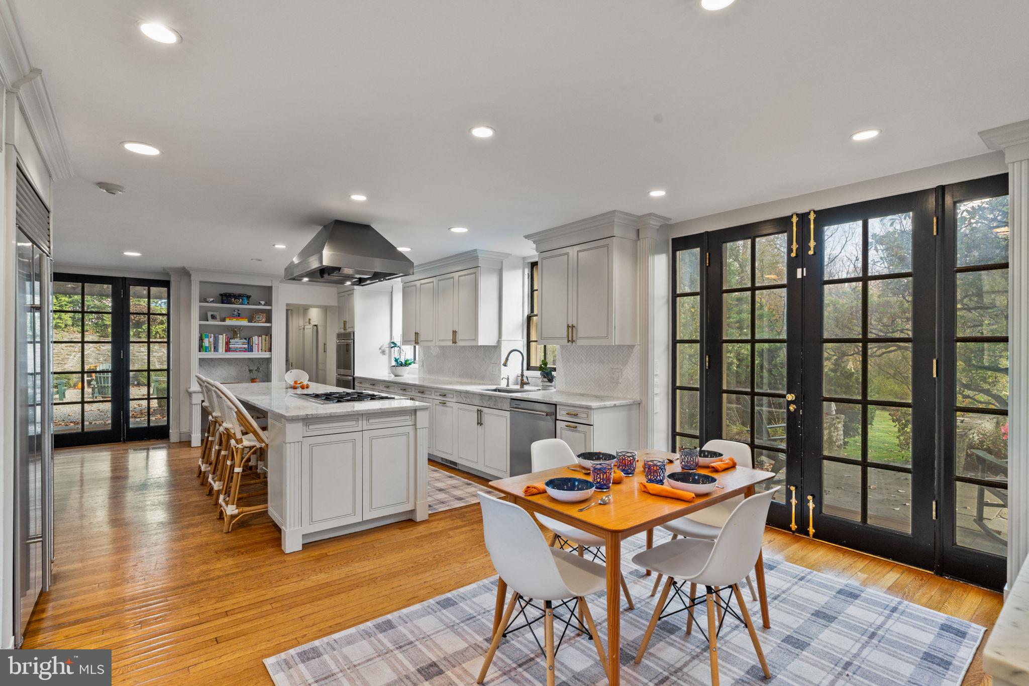 CHESTNUT HILL - Residential