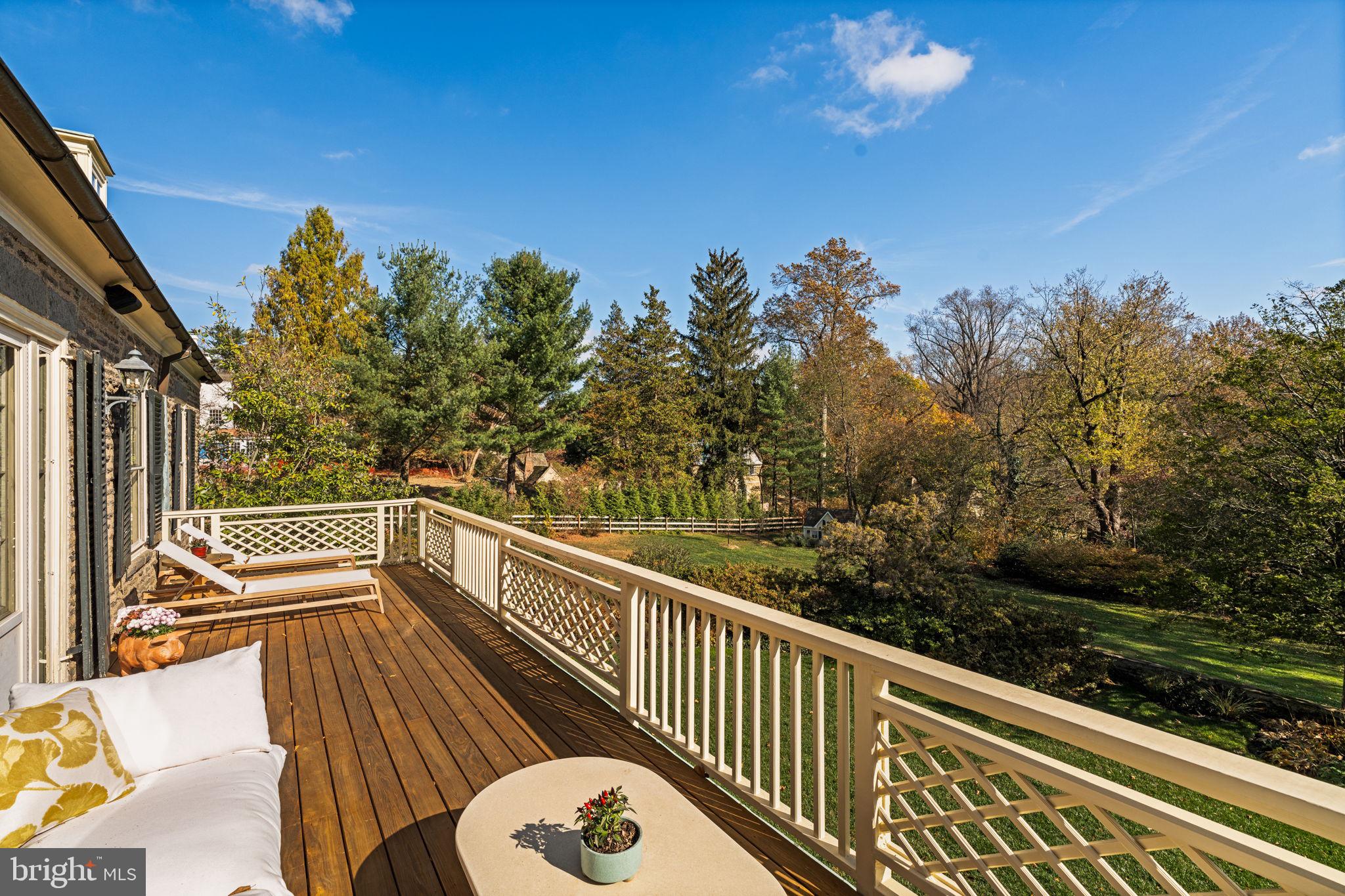 CHESTNUT HILL - Residential