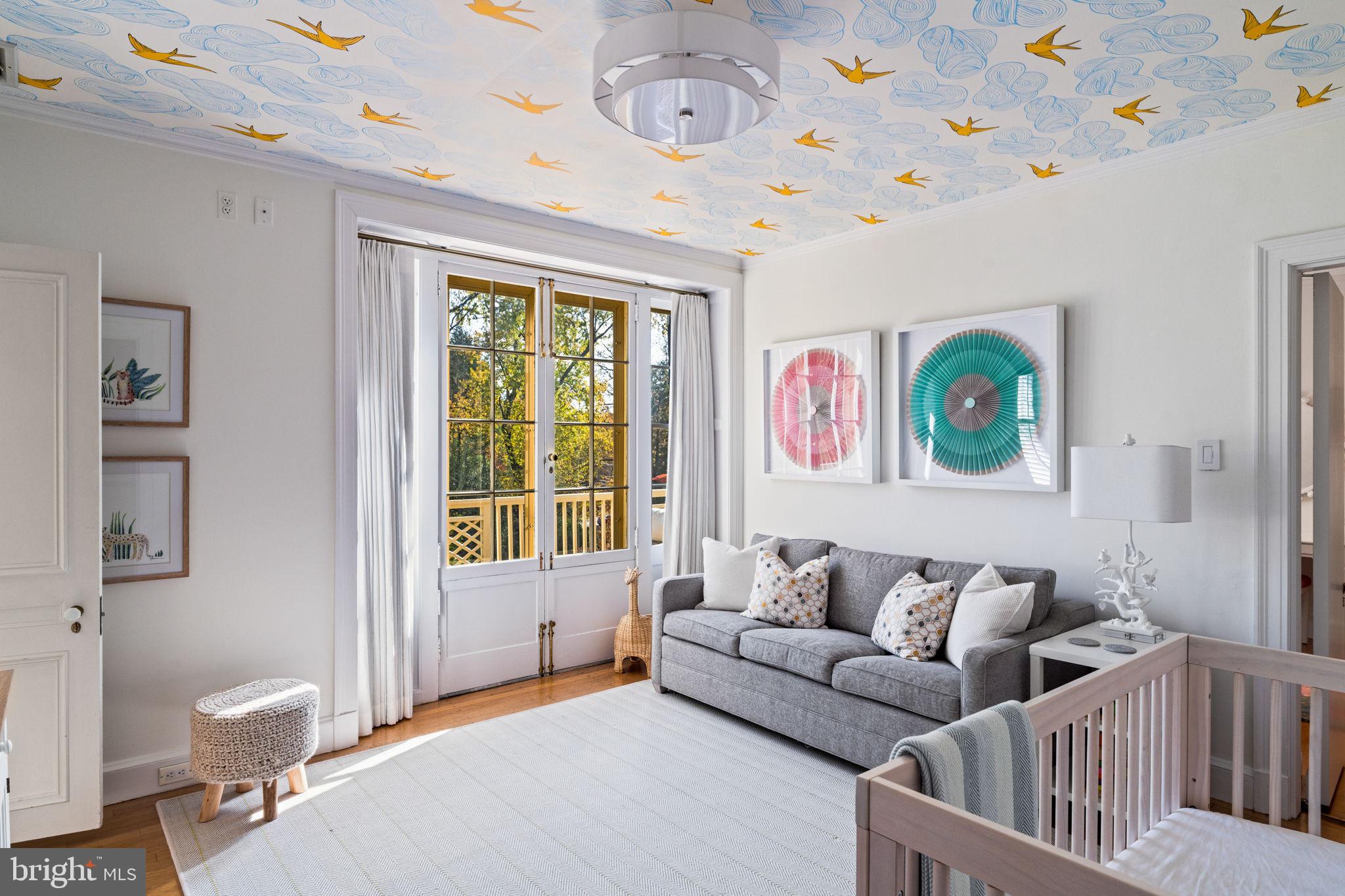 CHESTNUT HILL - Residential