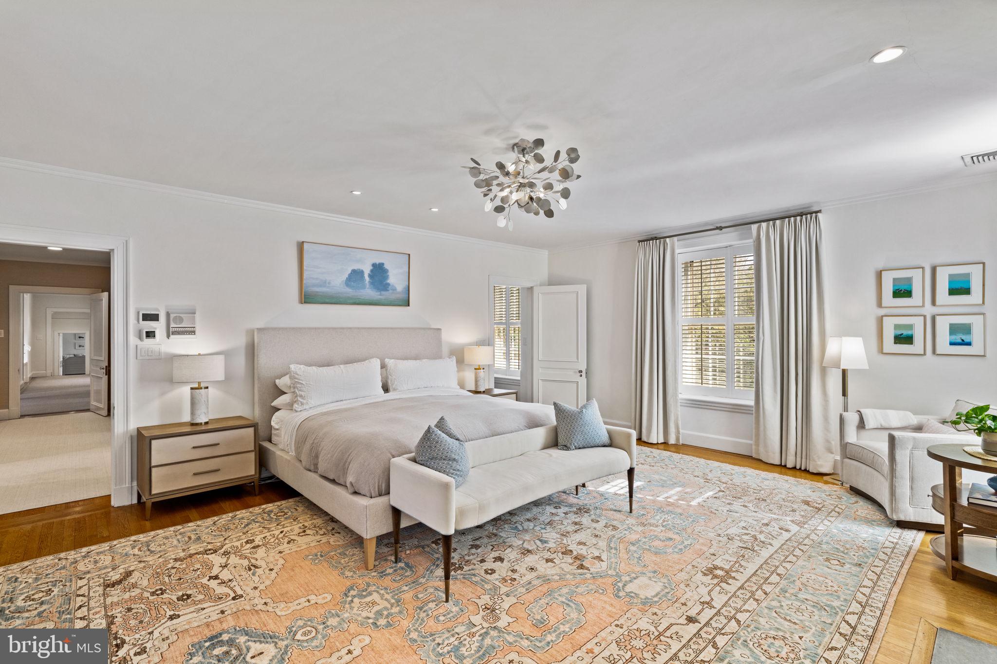 CHESTNUT HILL - Residential