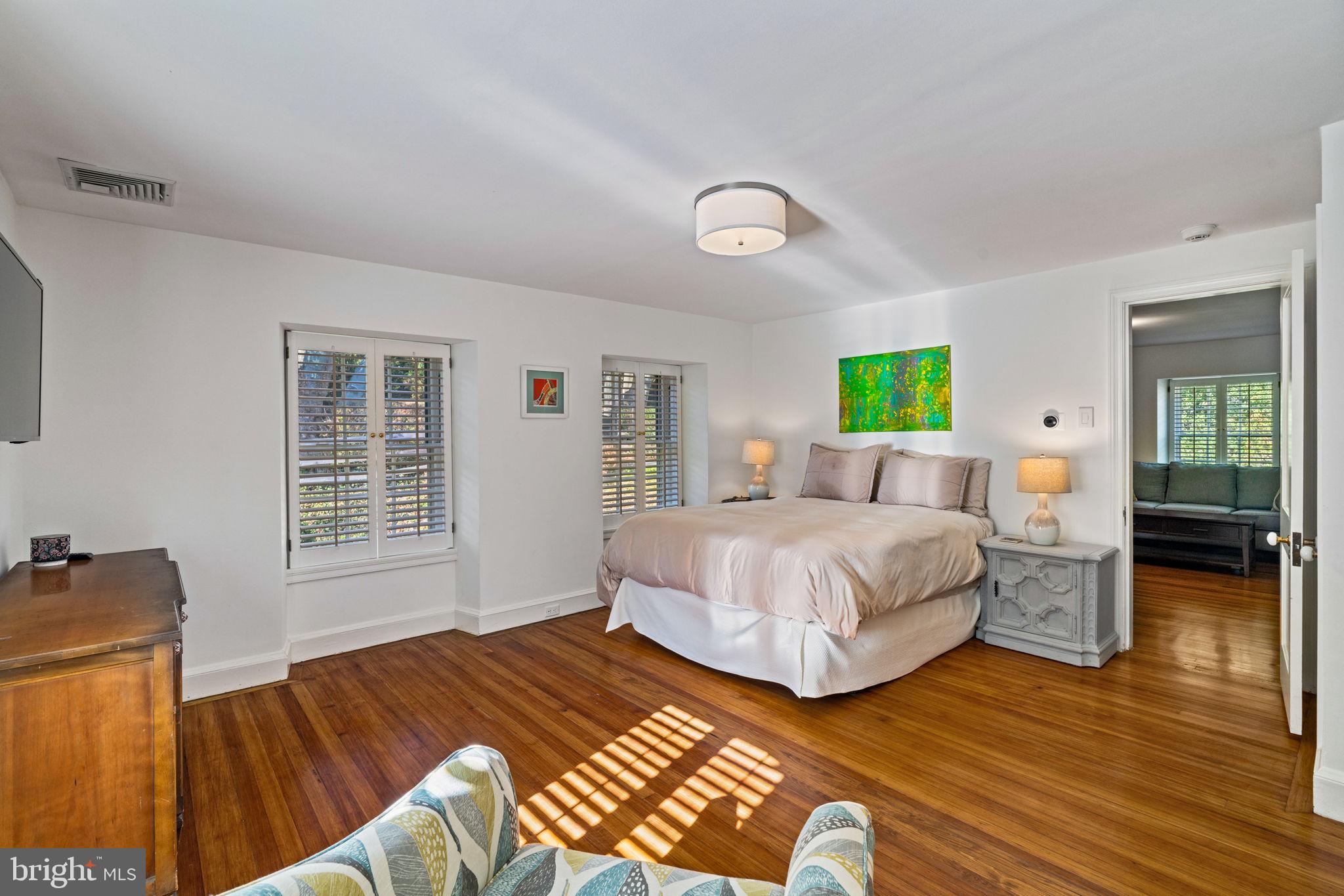 CHESTNUT HILL - Residential