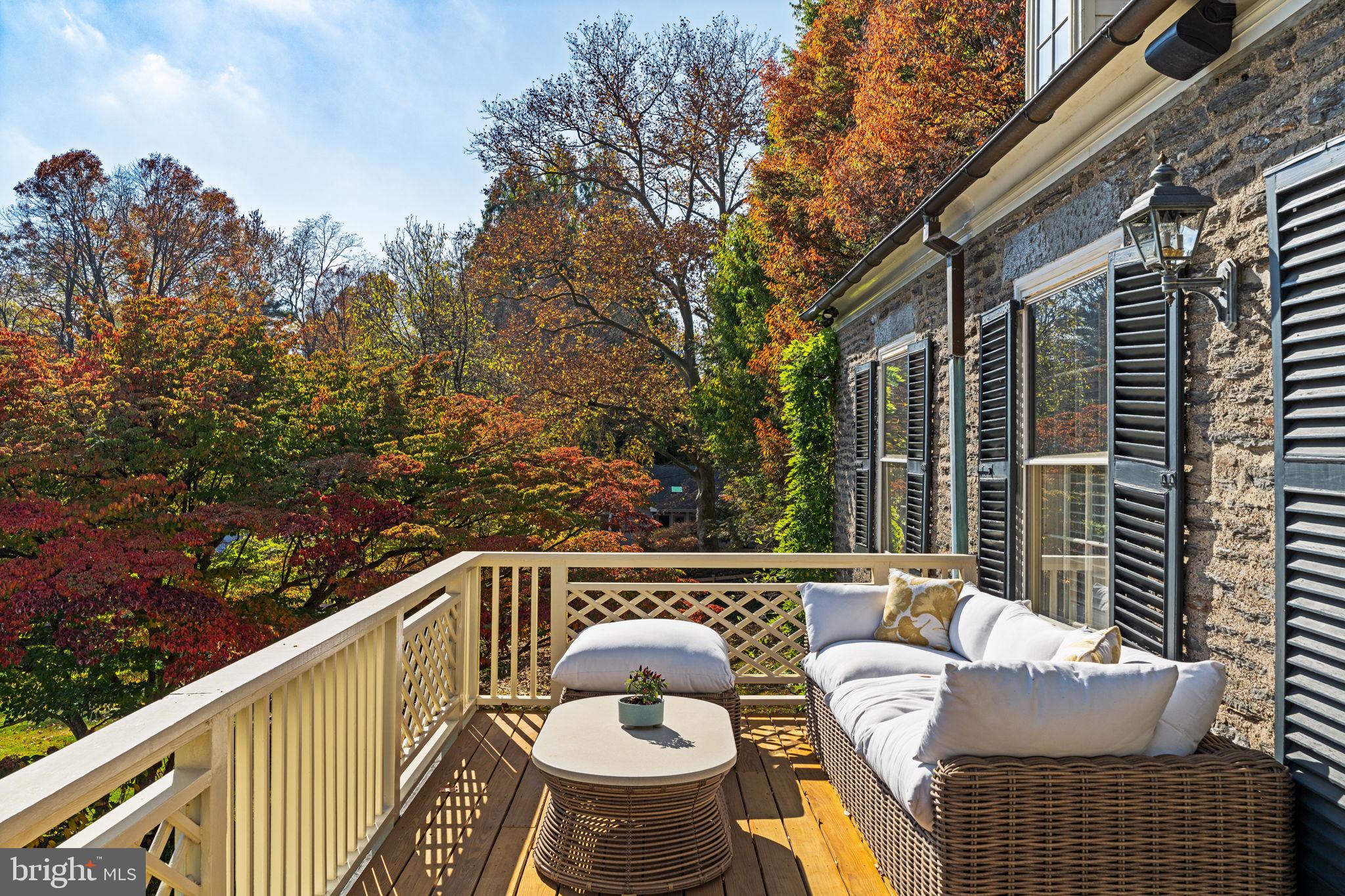 CHESTNUT HILL - Residential