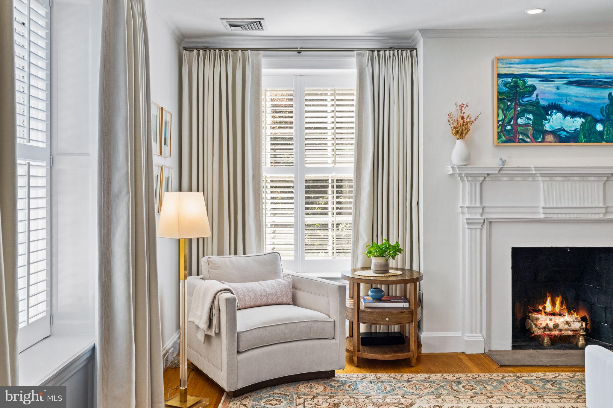 CHESTNUT HILL - Residential