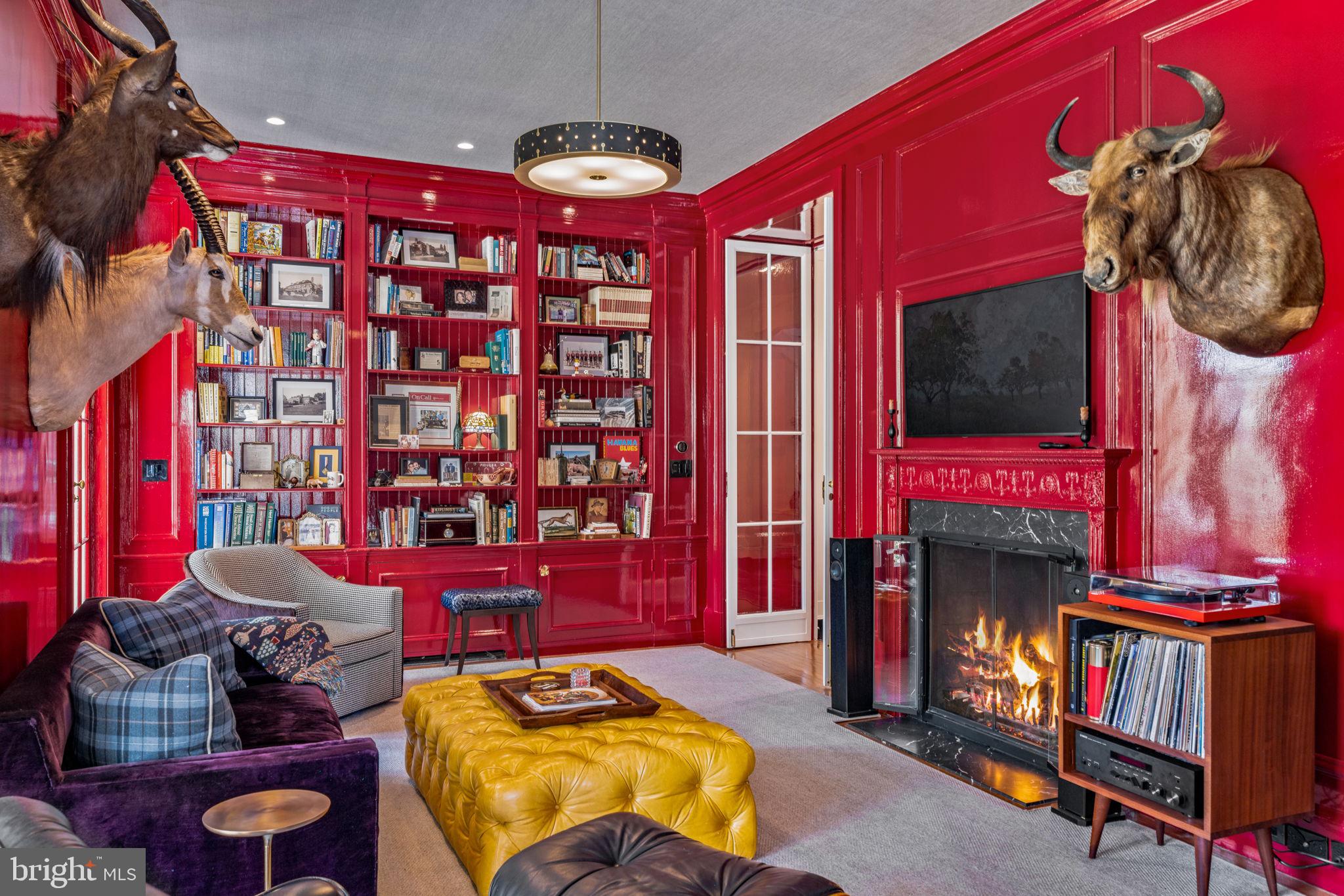 CHESTNUT HILL - Residential