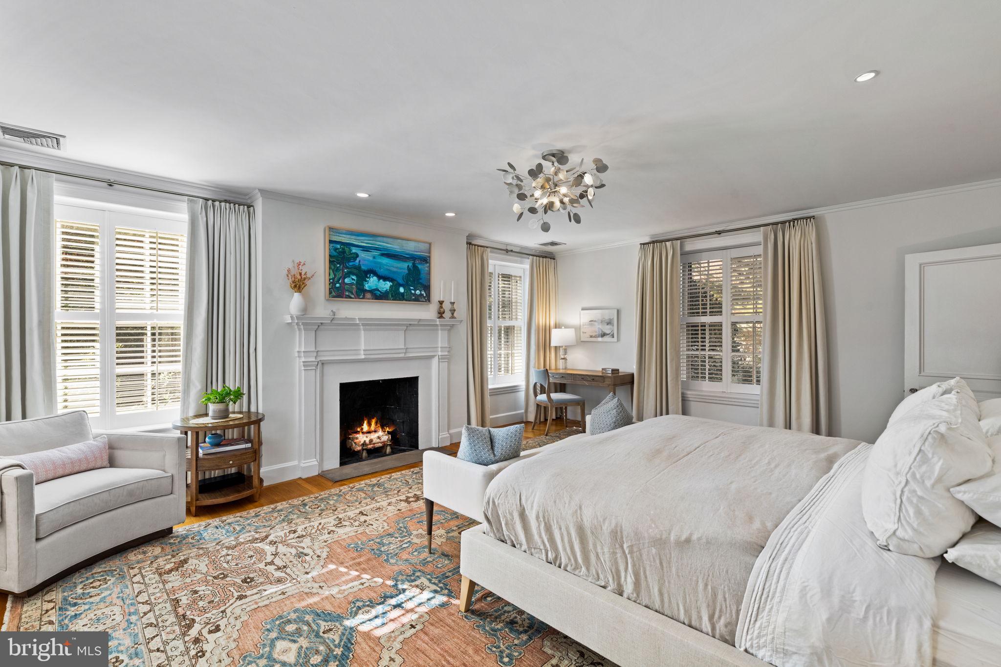 CHESTNUT HILL - Residential