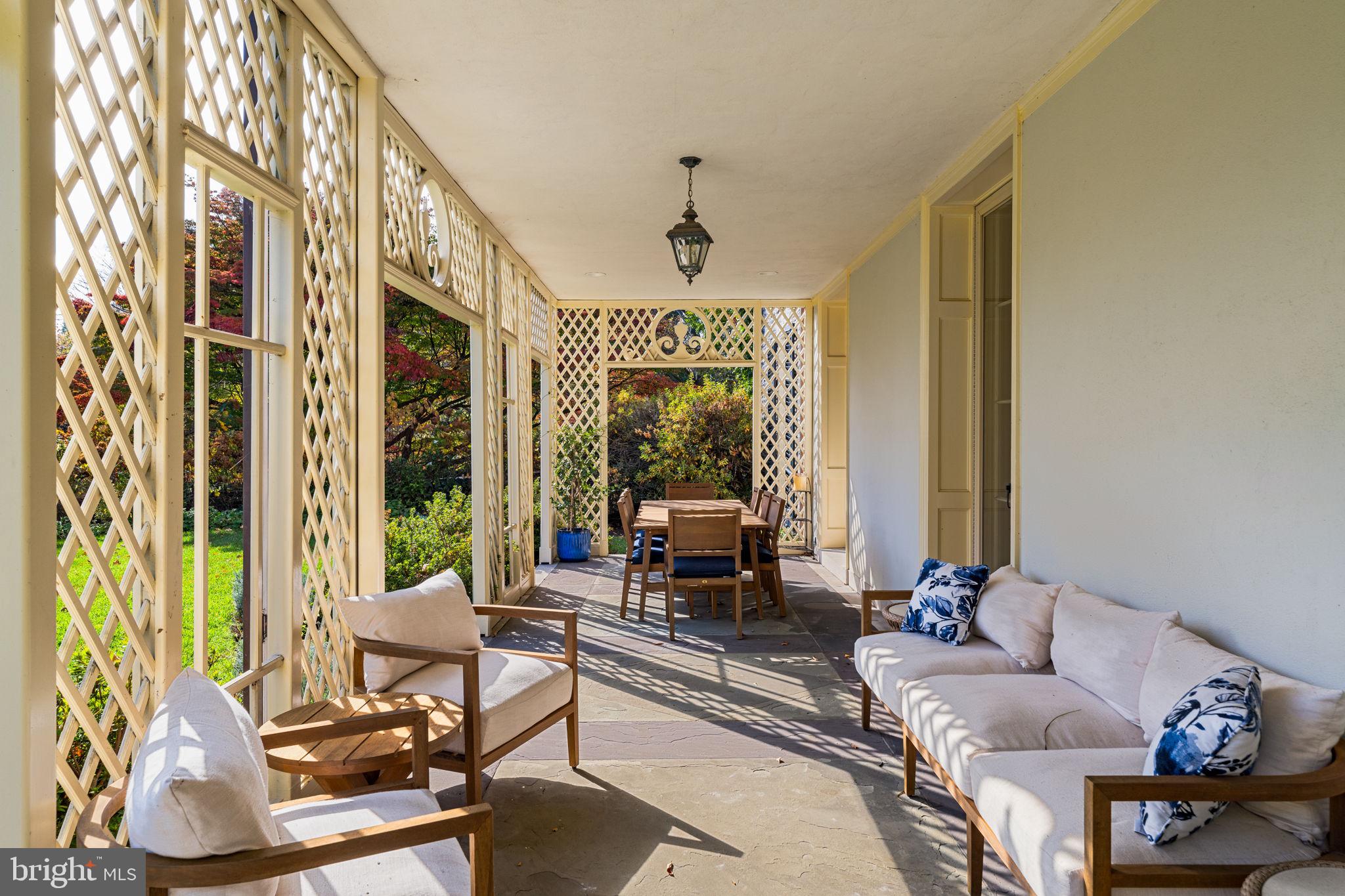 CHESTNUT HILL - Residential