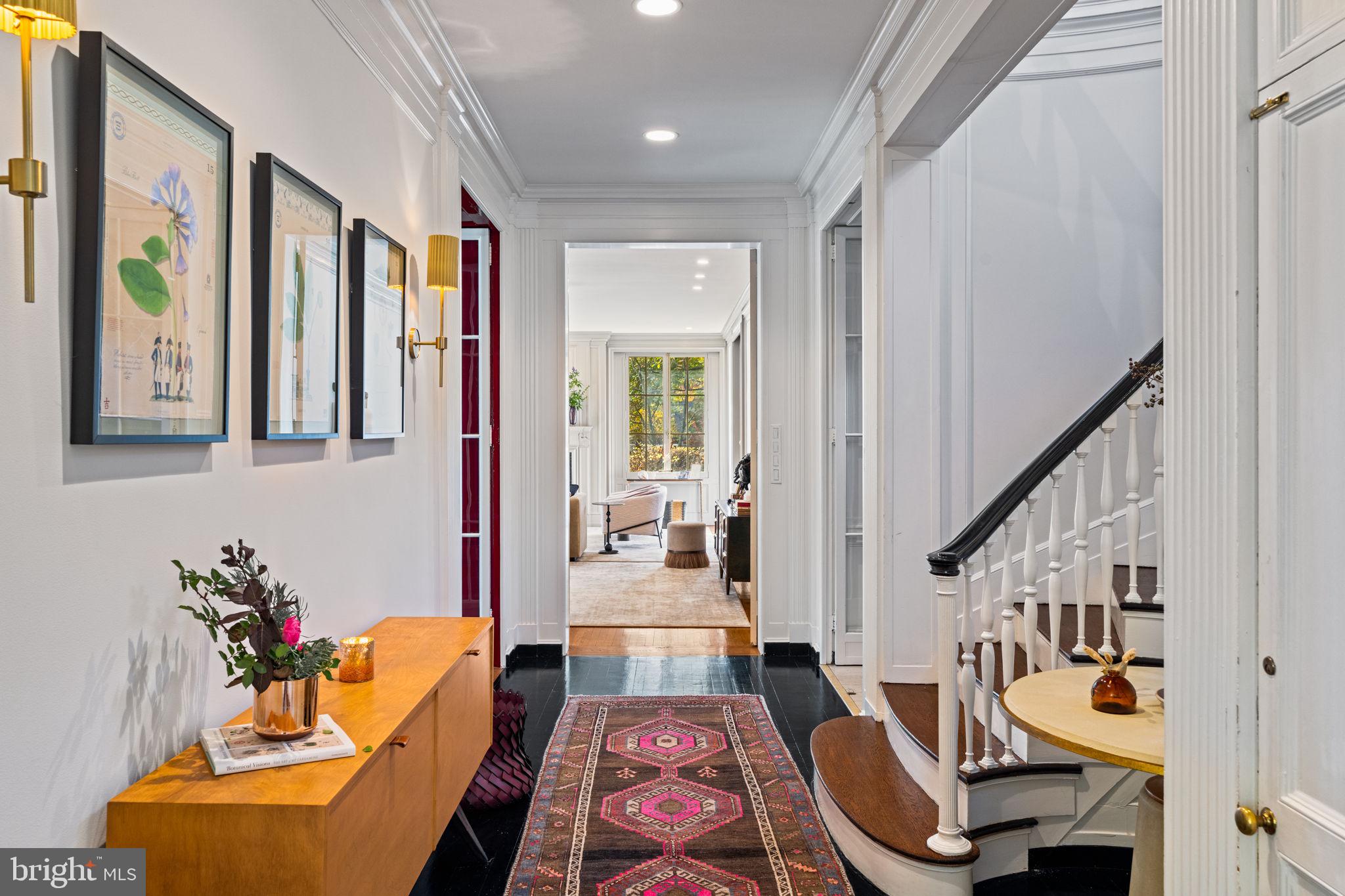 CHESTNUT HILL - Residential