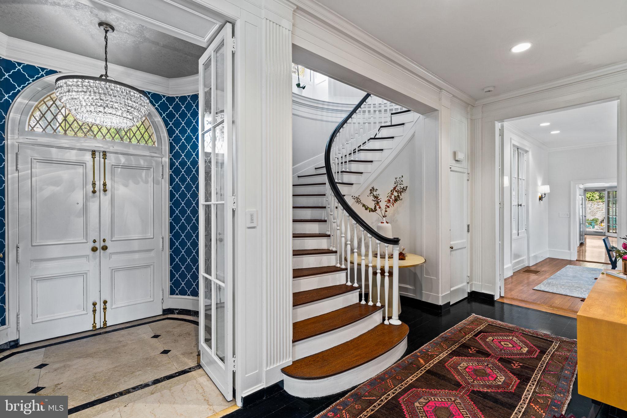 440 W MERMAID LANE
