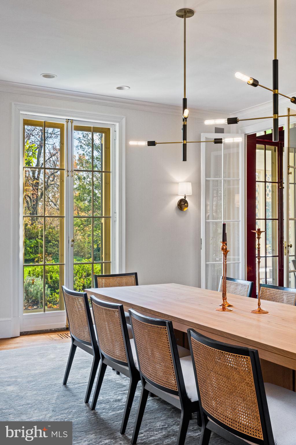 CHESTNUT HILL - Residential