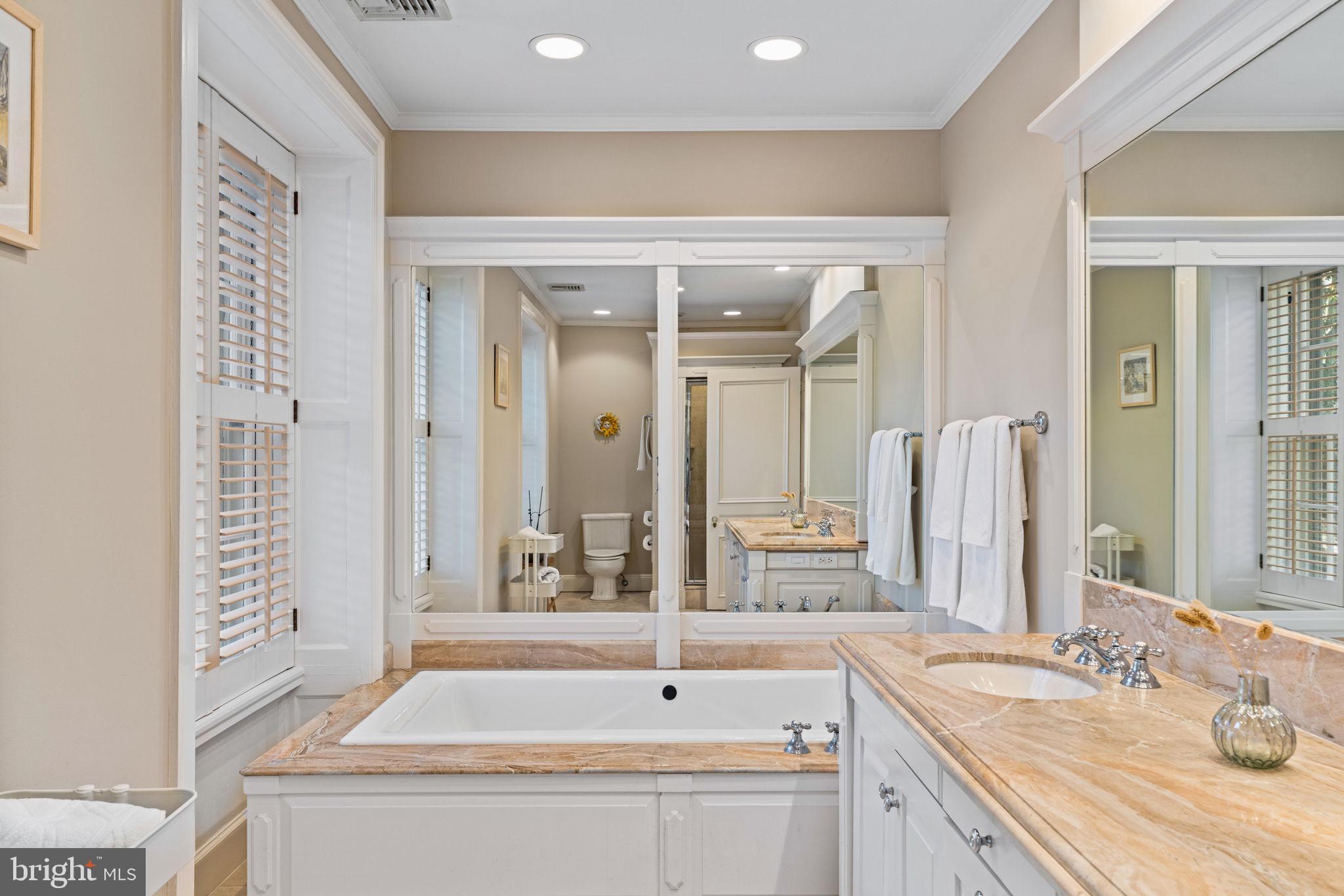 CHESTNUT HILL - Residential