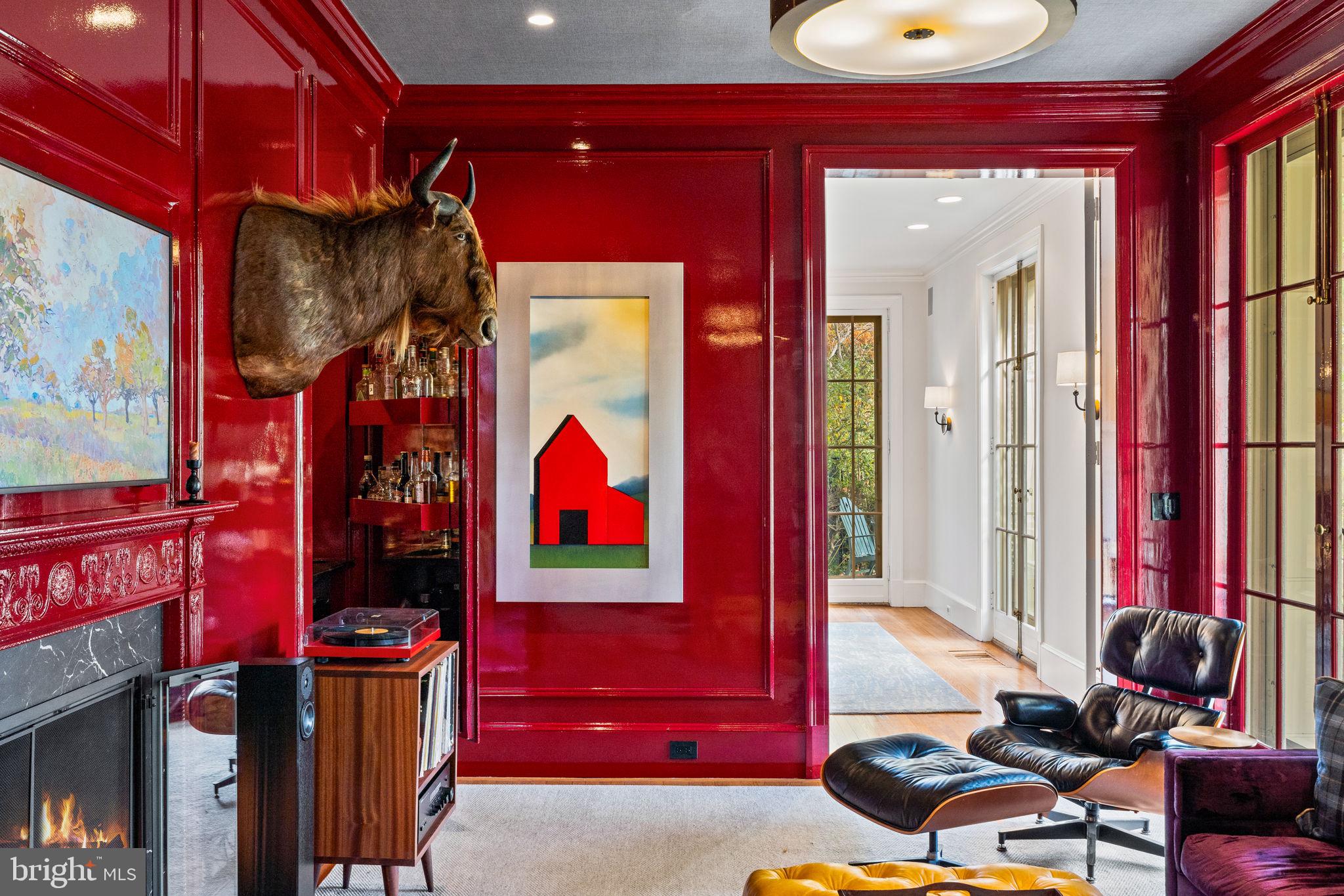 CHESTNUT HILL - Residential