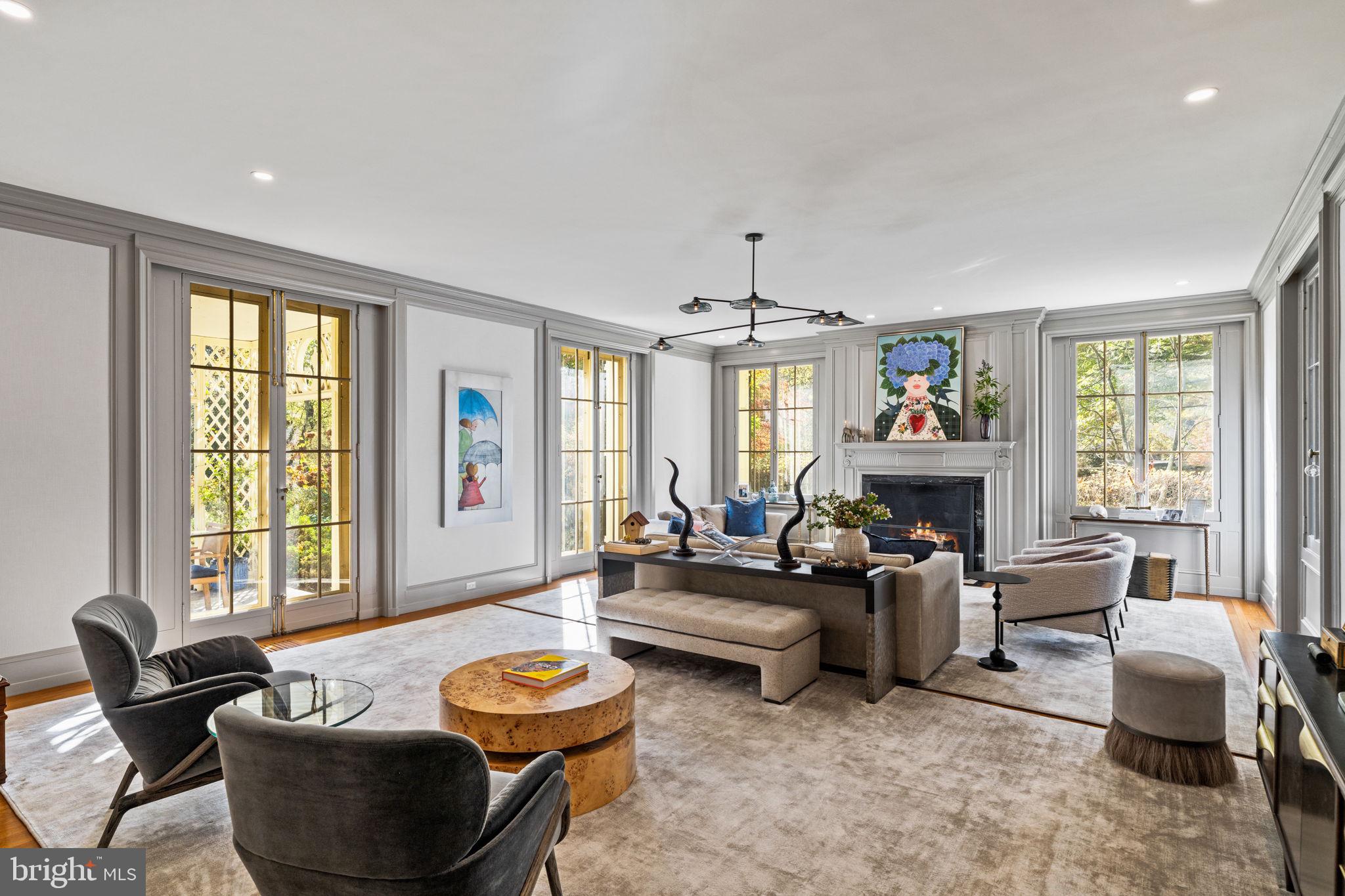 CHESTNUT HILL - Residential