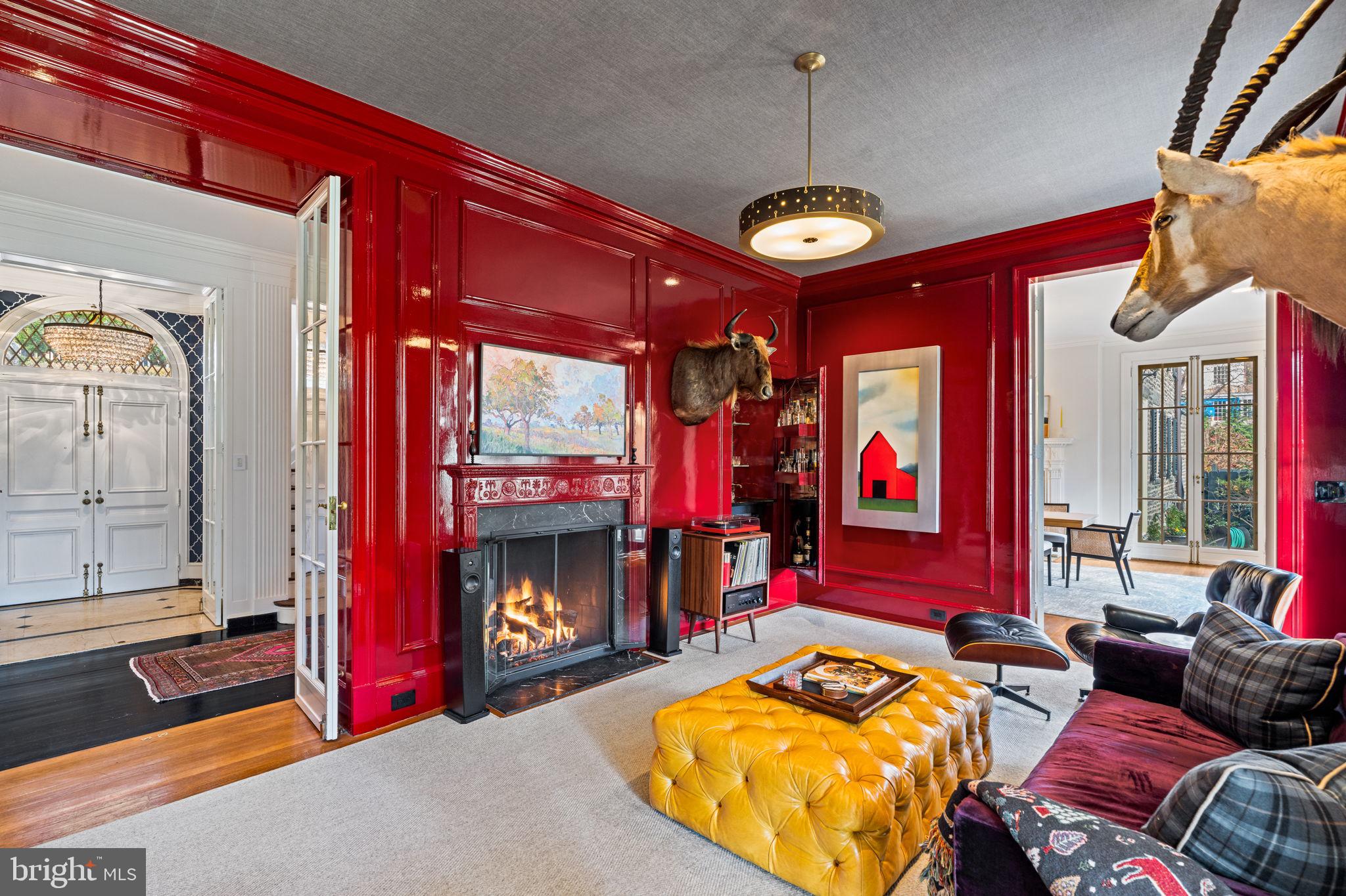 CHESTNUT HILL - Residential