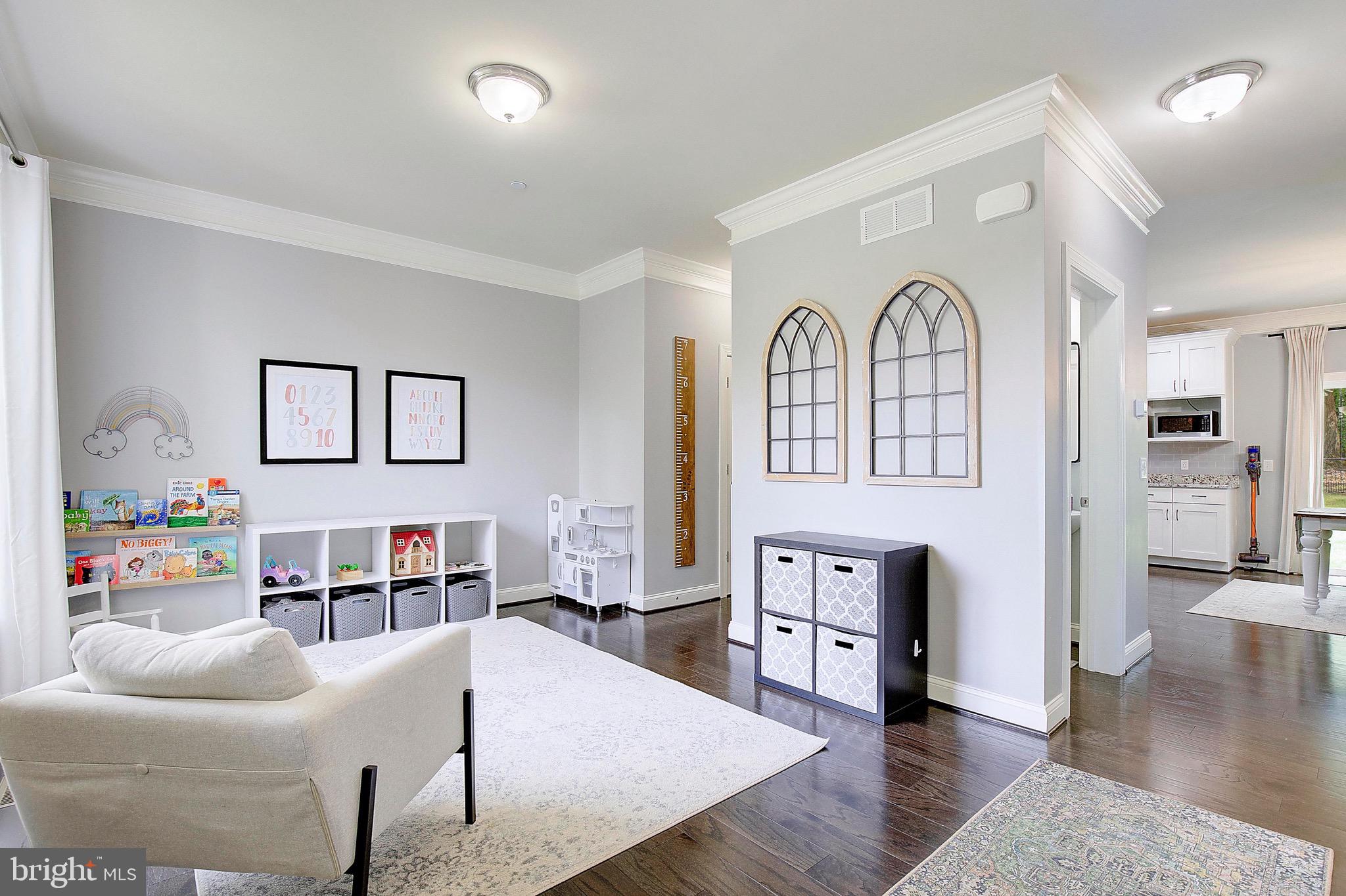 JONES STATION - Residential