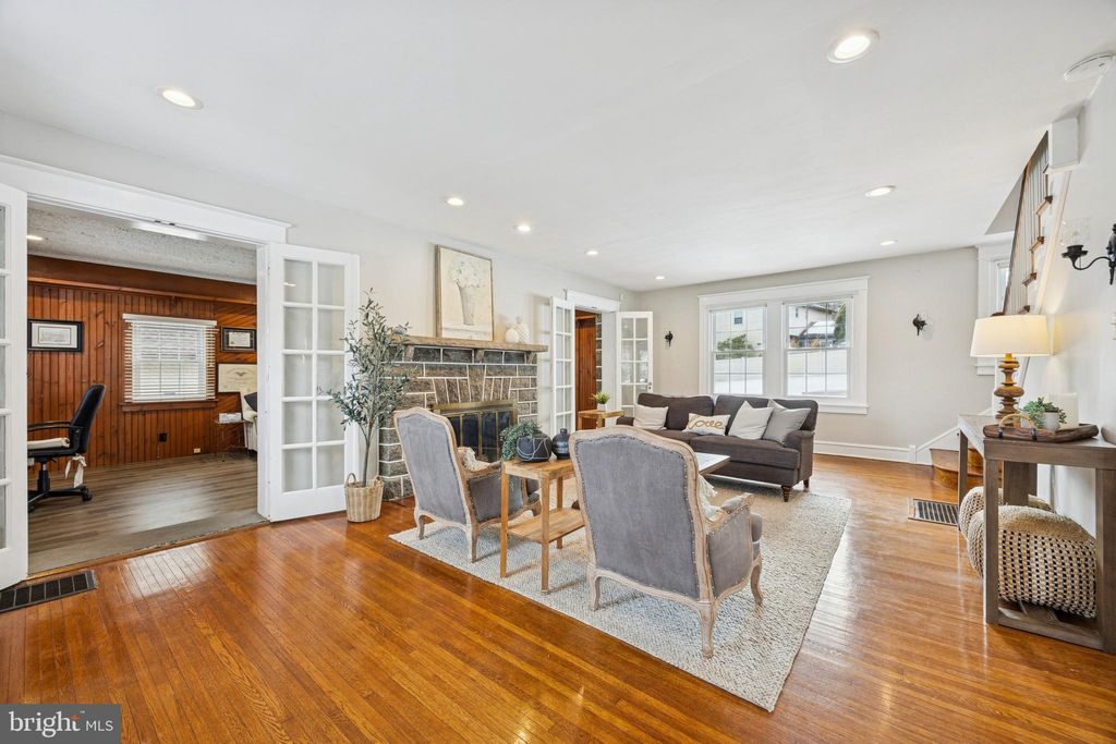 Photo of 120 W Springfield Road, SPRINGFIELD, PA 19064 (MLS # PADE2108262)