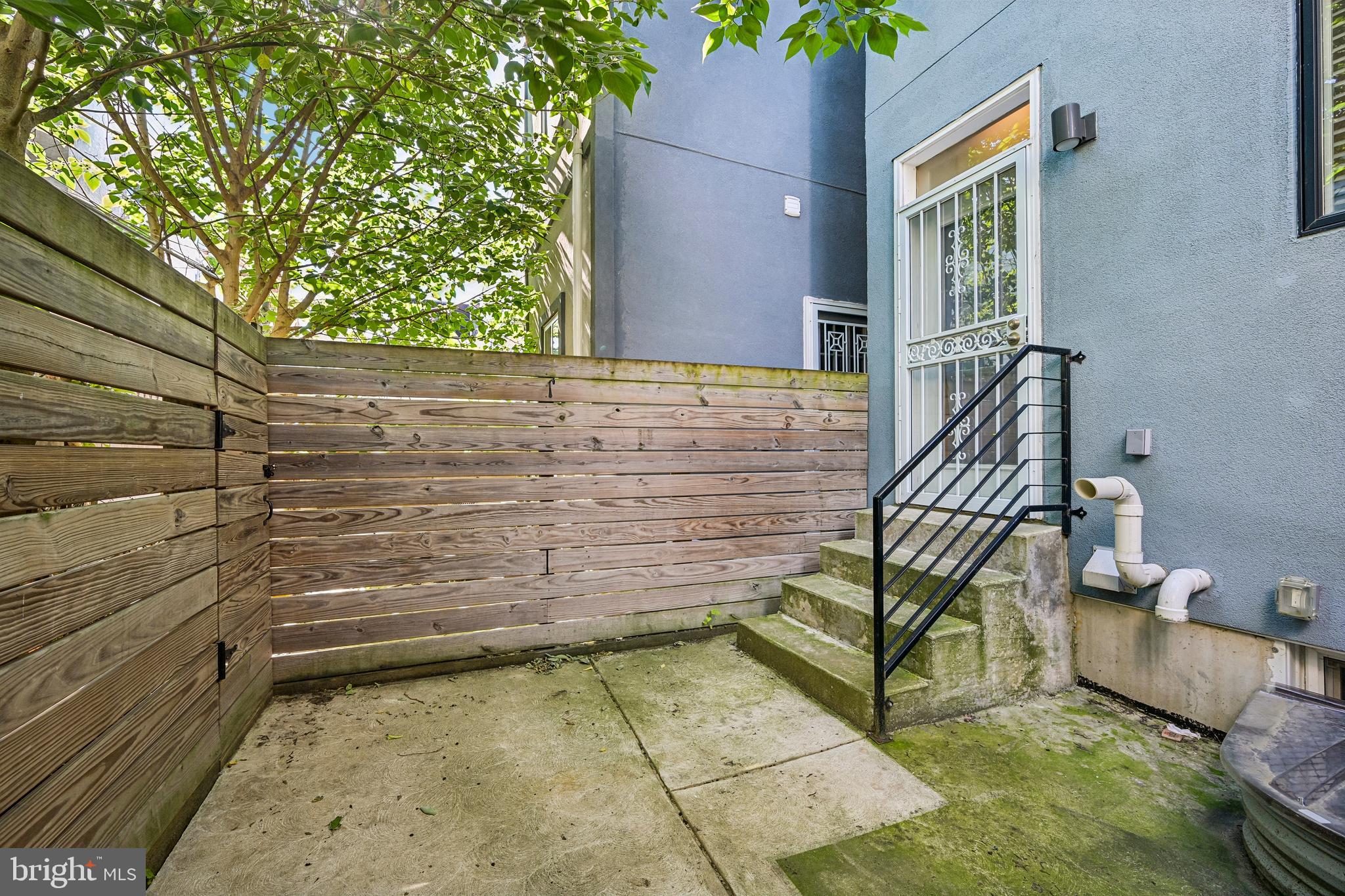 1819 MOUNTAIN STREET