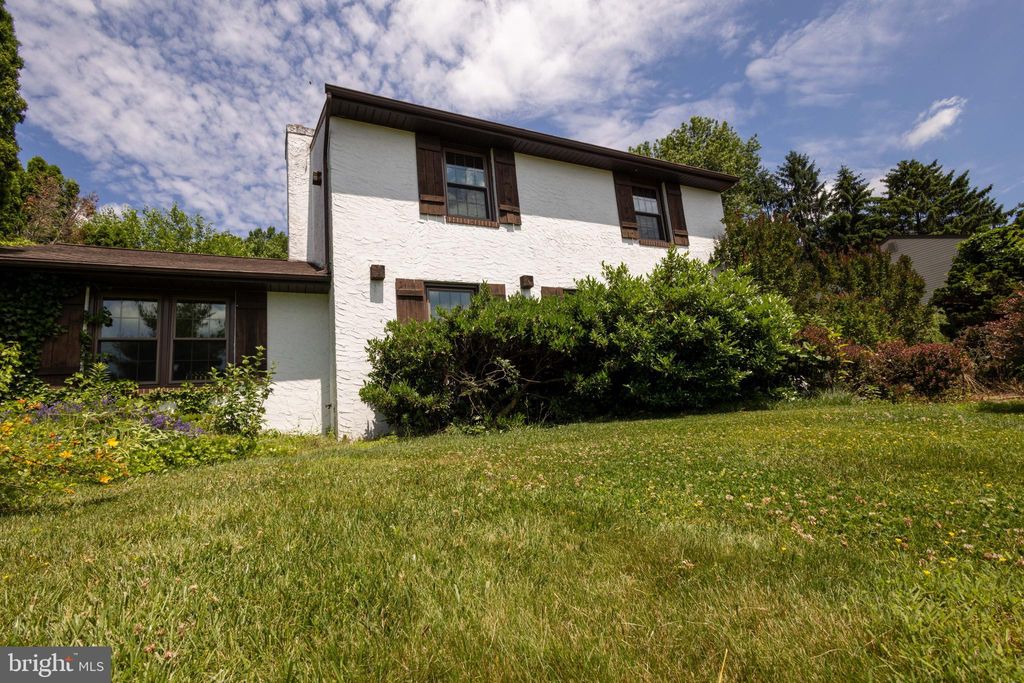 Photo of 390 Jay Lane, Mountville, PA 17554 (MLS # PALA2052508)