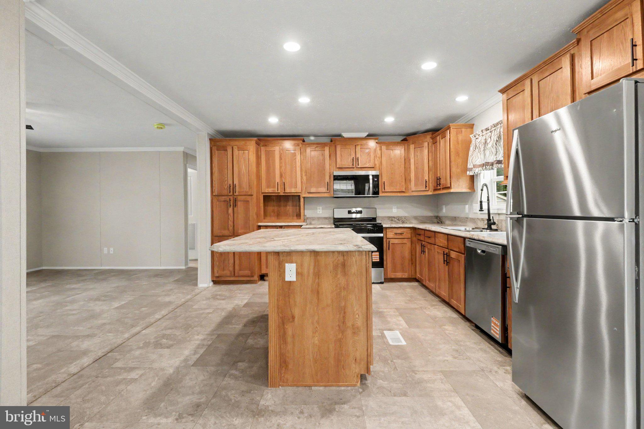 10 S ELMER AVENUE