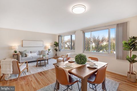 Condo For Sale - 1900 Lyttonsville Road #504<br/> SILVER SPRING, MD 20910