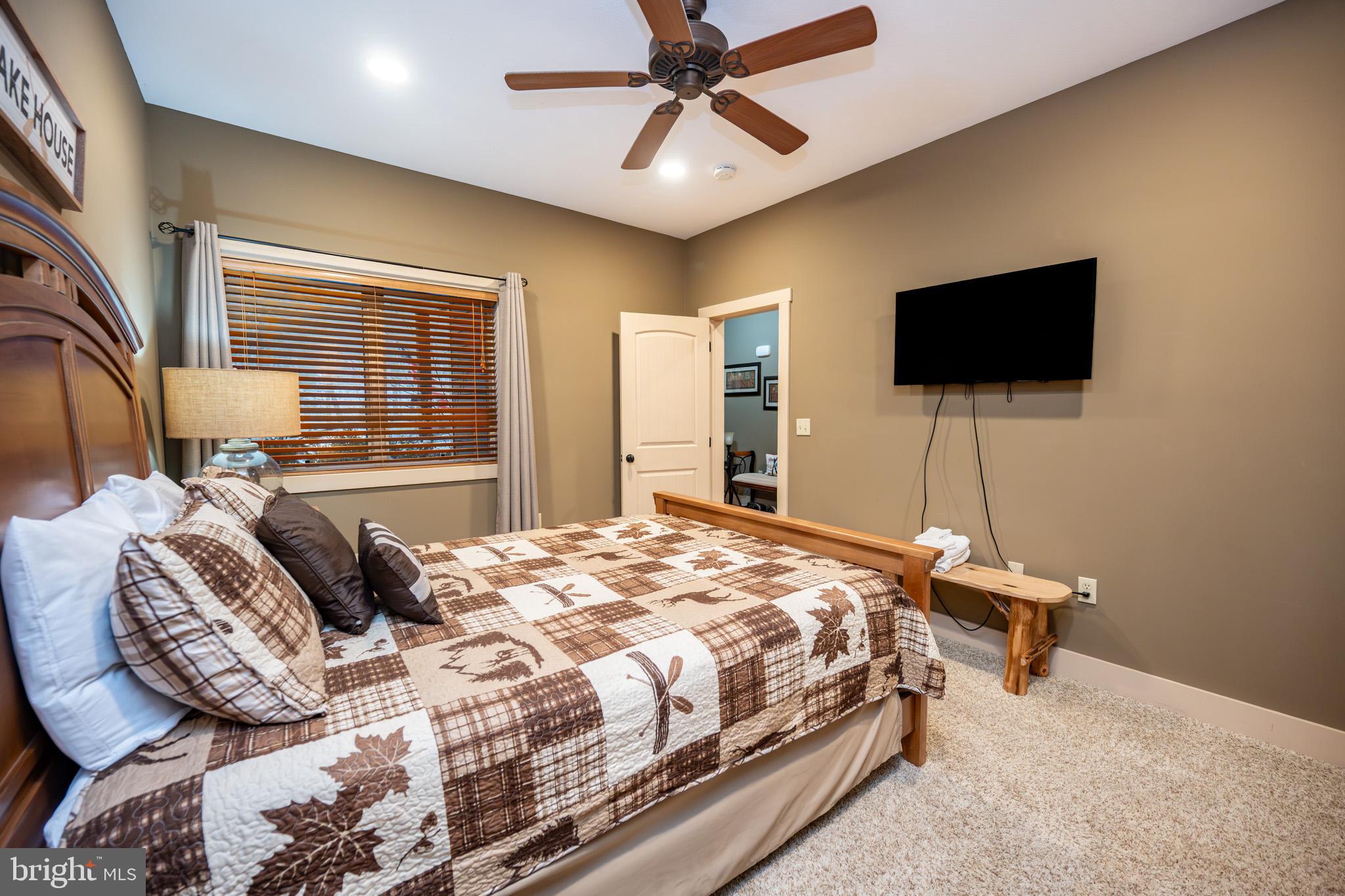 MYSTIC CREEK - Residential