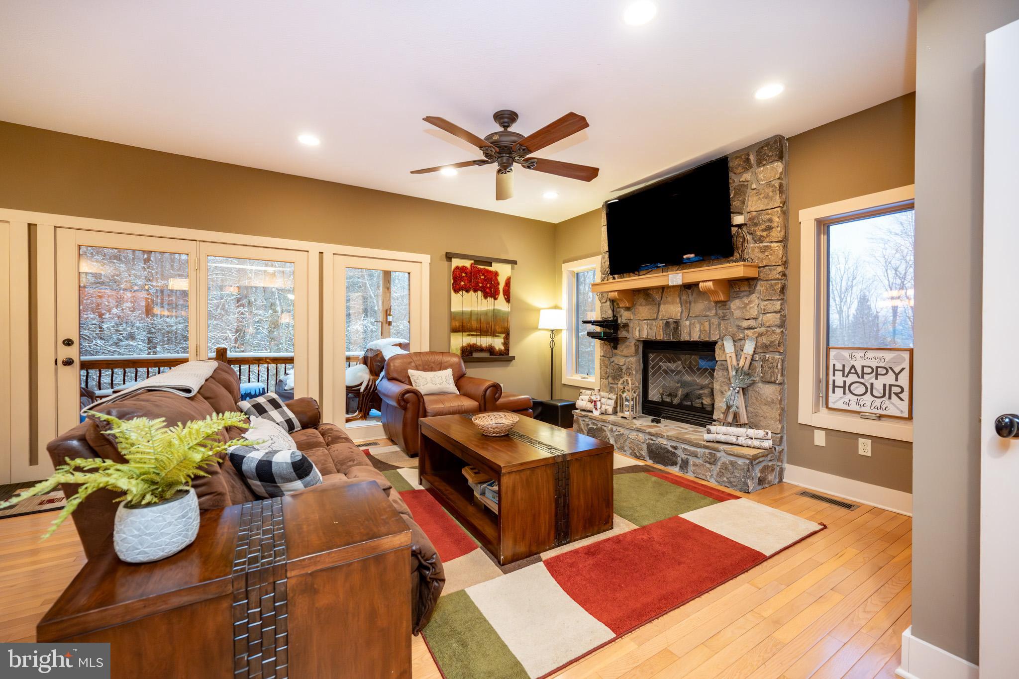 MYSTIC CREEK - Residential