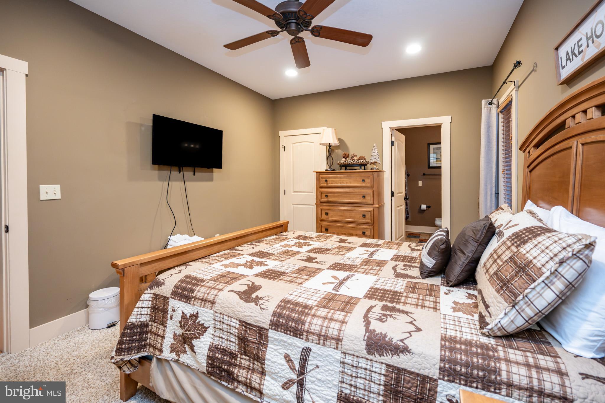 MYSTIC CREEK - Residential