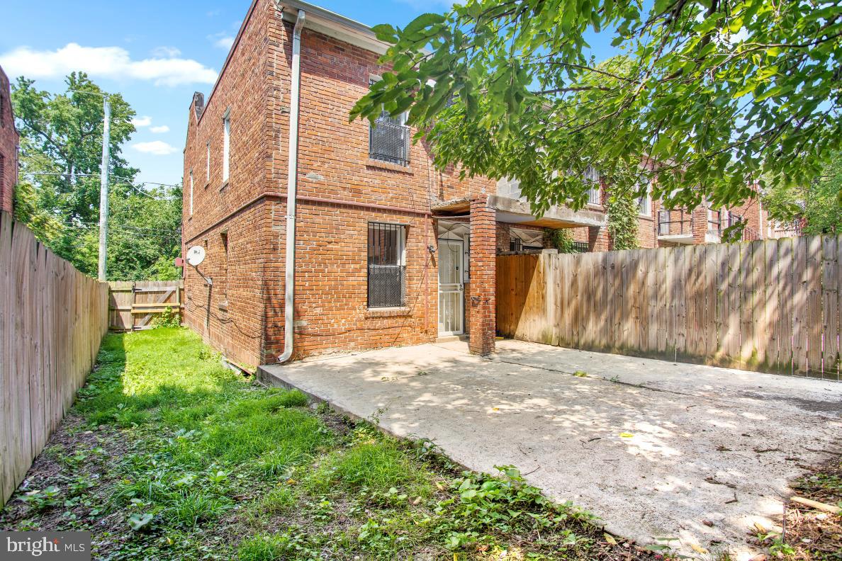 349 PARKLAND PLACE SE