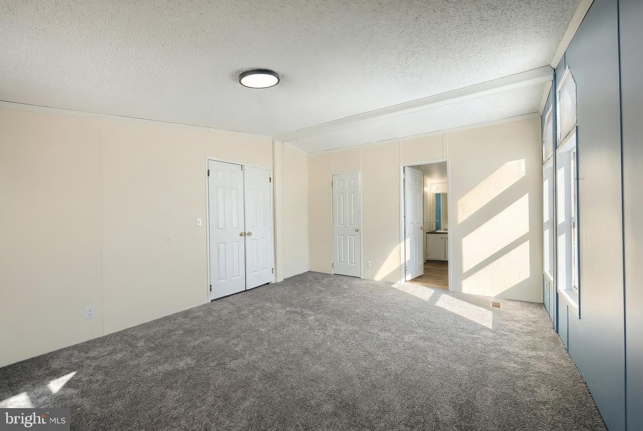 MEADOWVIEW PARK ESTATES - Residential