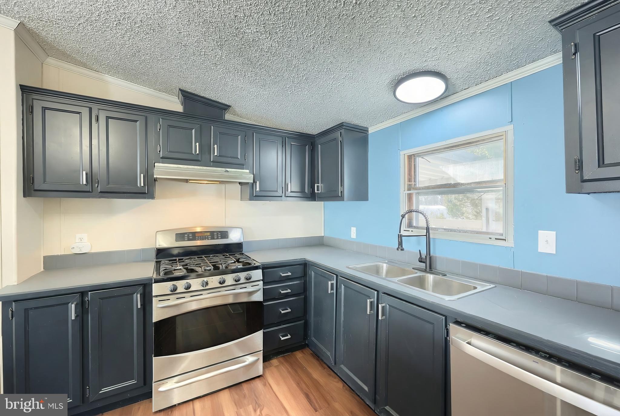 MEADOWVIEW PARK ESTATES - Residential