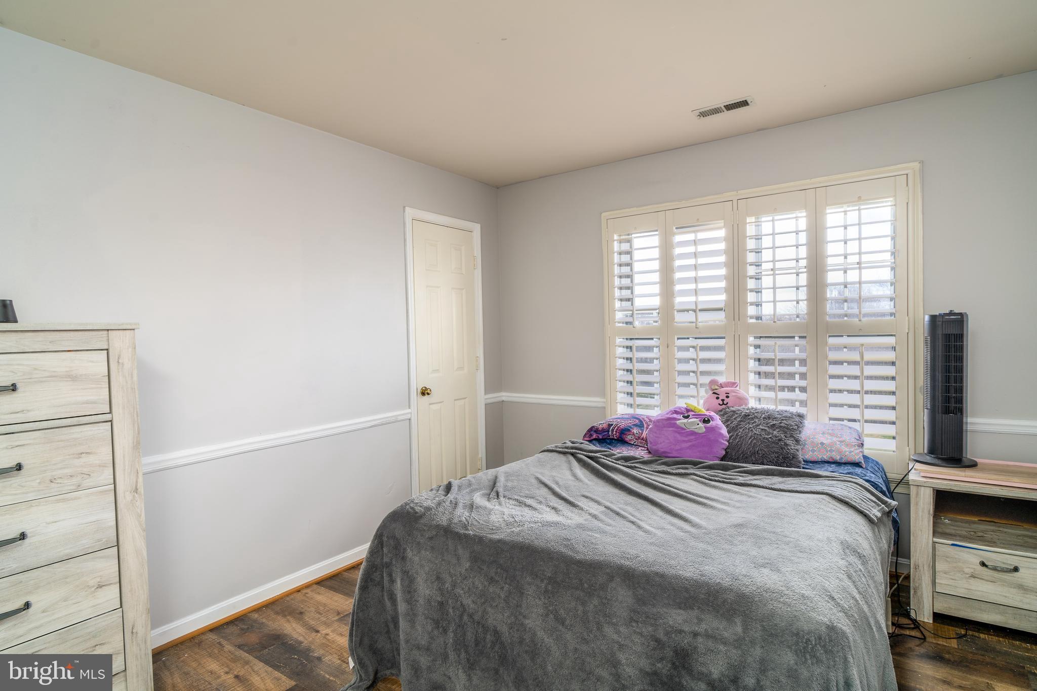 CRYSTAL LAKE - Residential