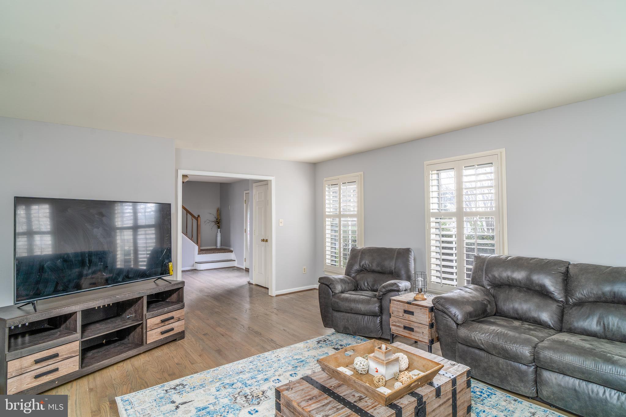 CRYSTAL LAKE - Residential