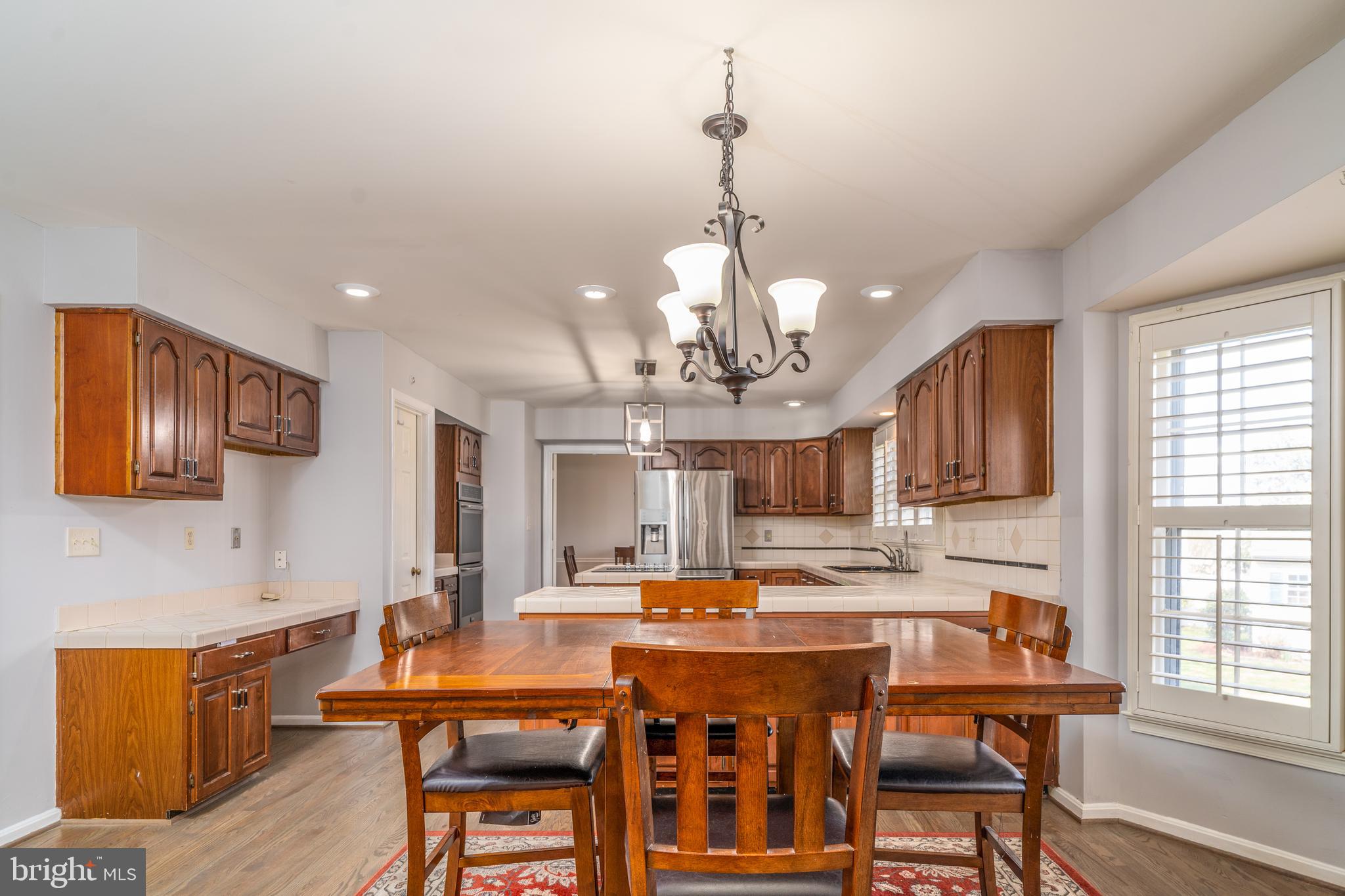 CRYSTAL LAKE - Residential