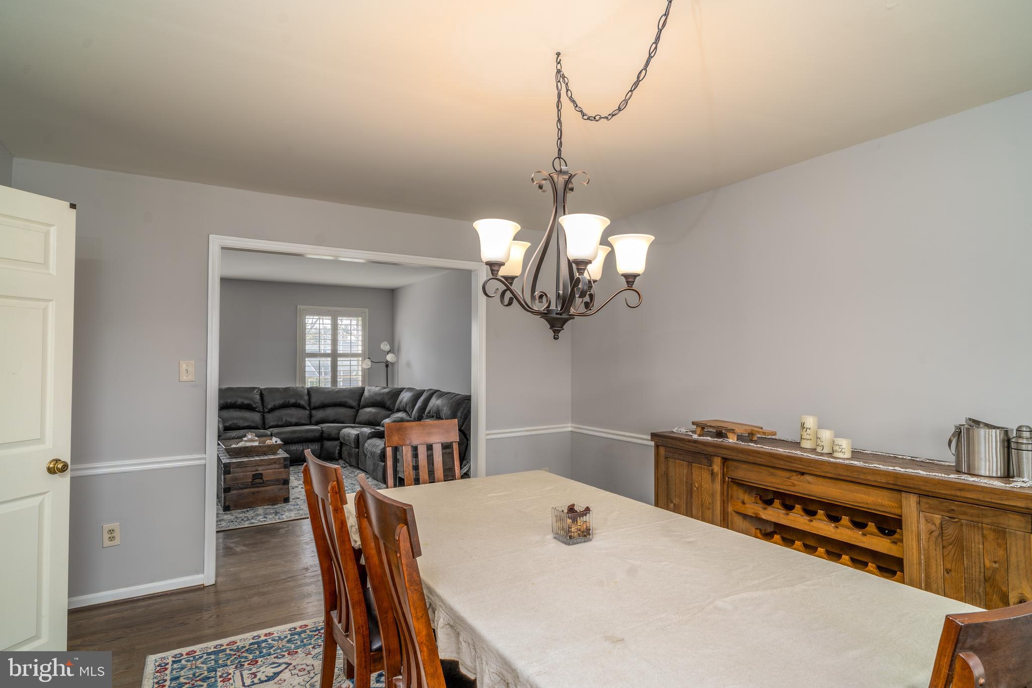 CRYSTAL LAKE - Residential