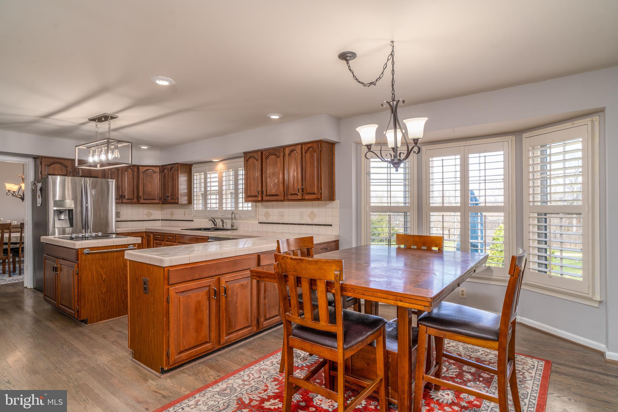 CRYSTAL LAKE - Residential