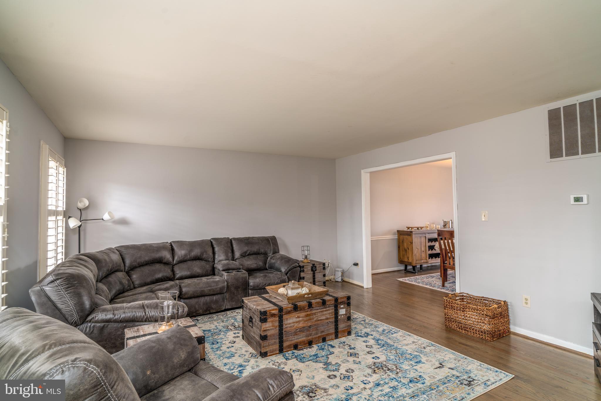 CRYSTAL LAKE - Residential