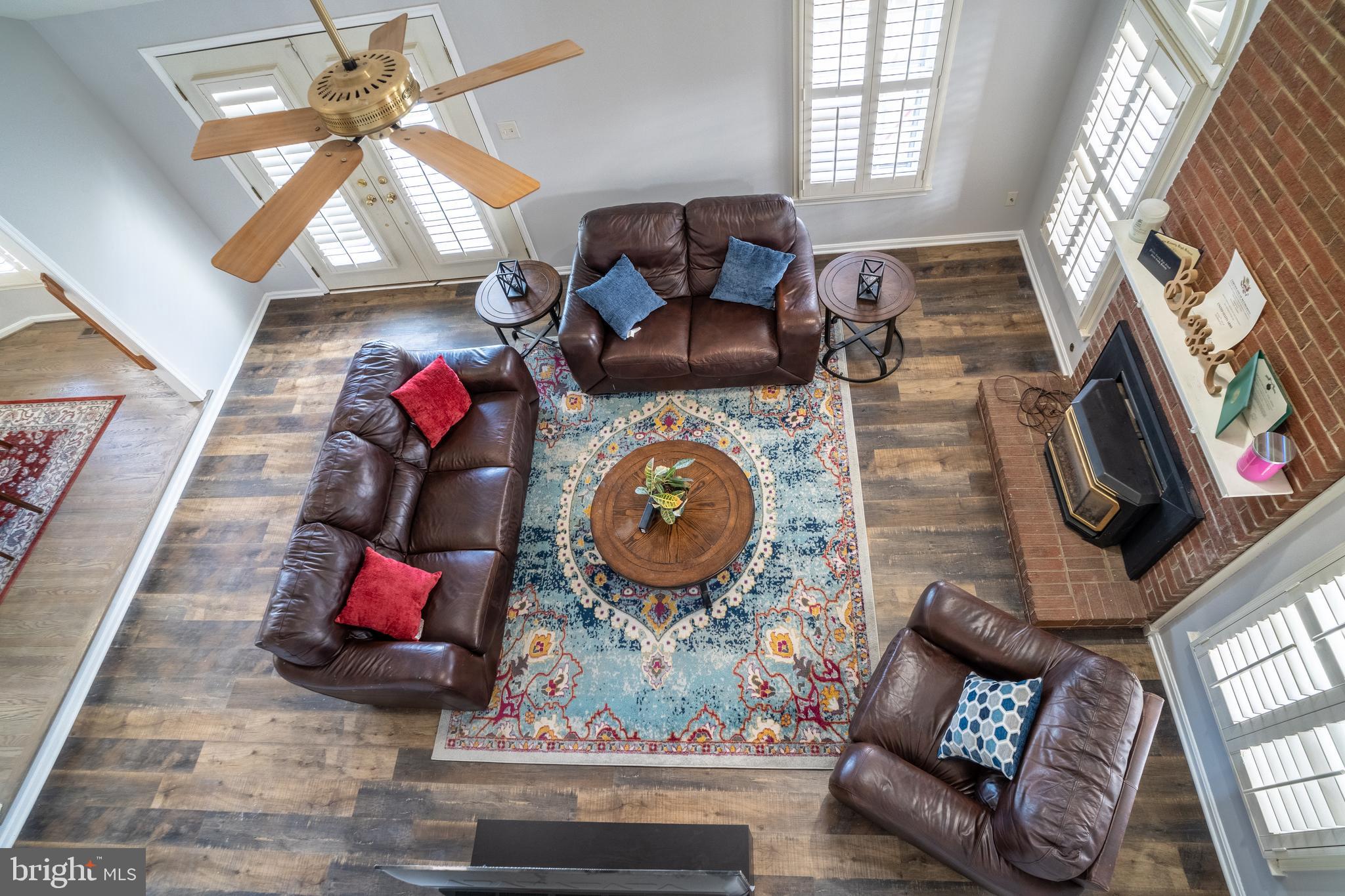 CRYSTAL LAKE - Residential