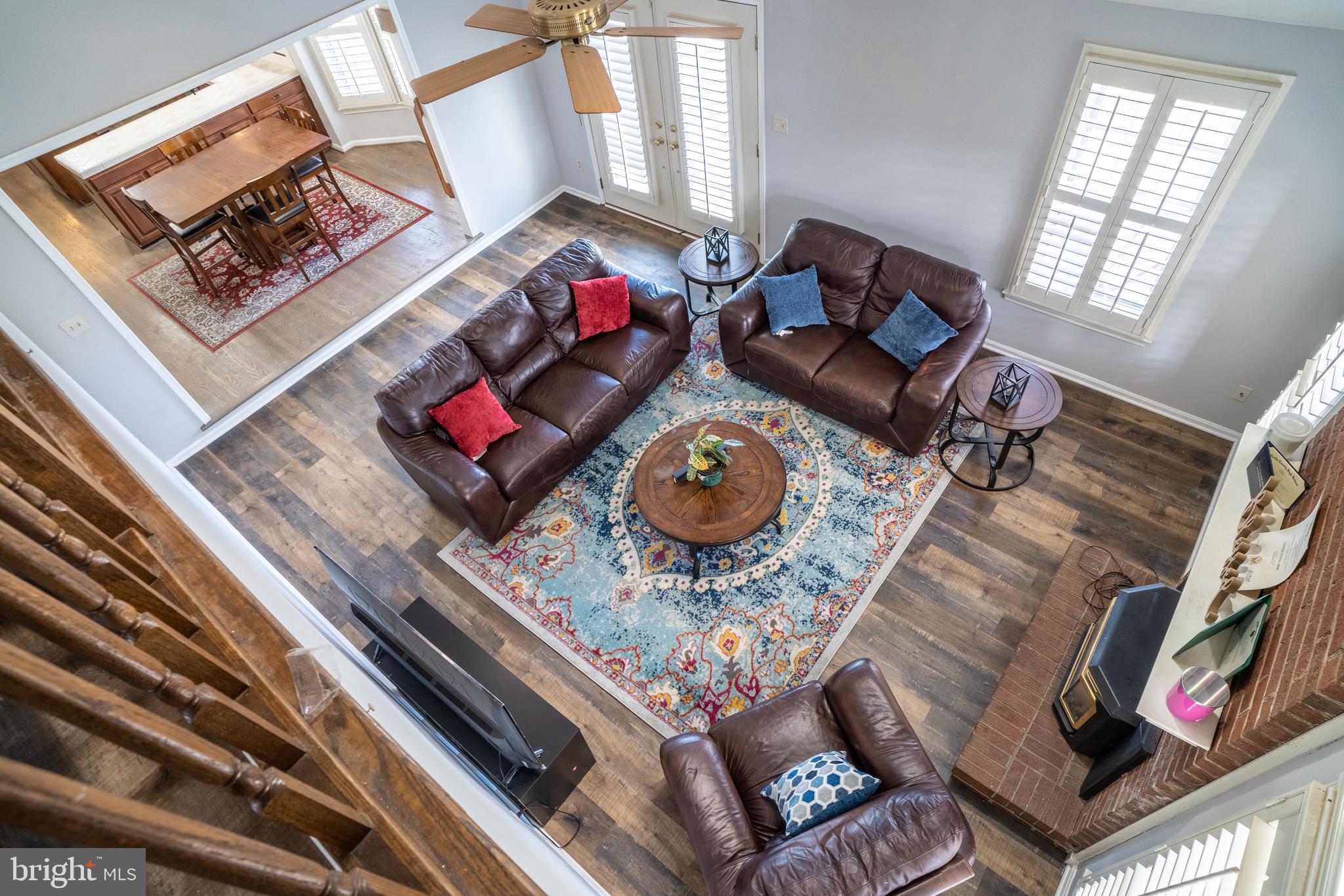 CRYSTAL LAKE - Residential