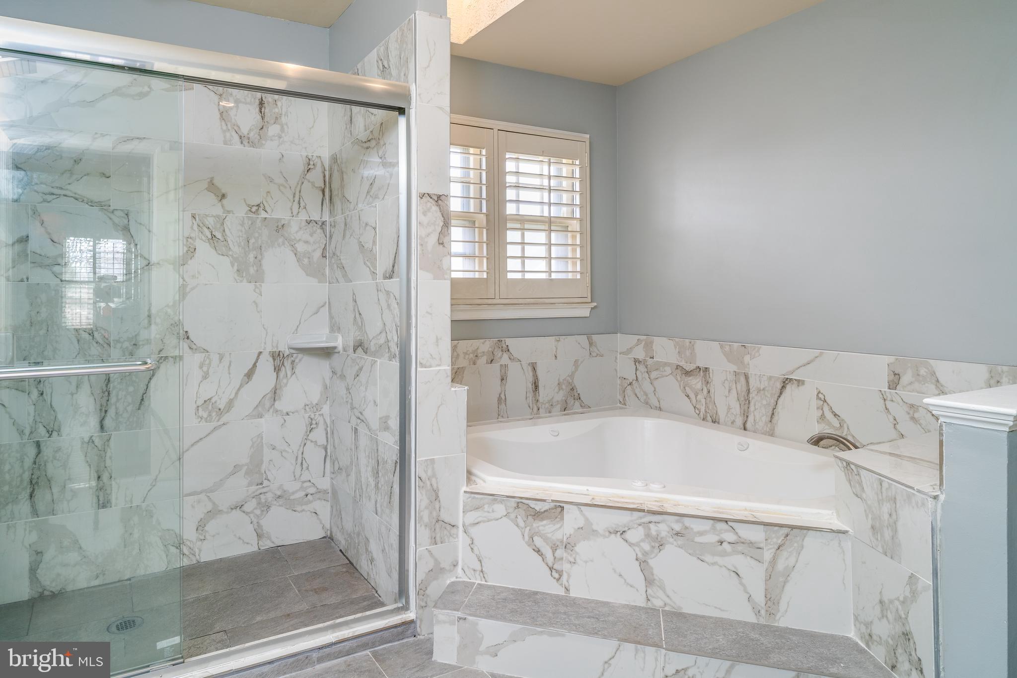 CRYSTAL LAKE - Residential