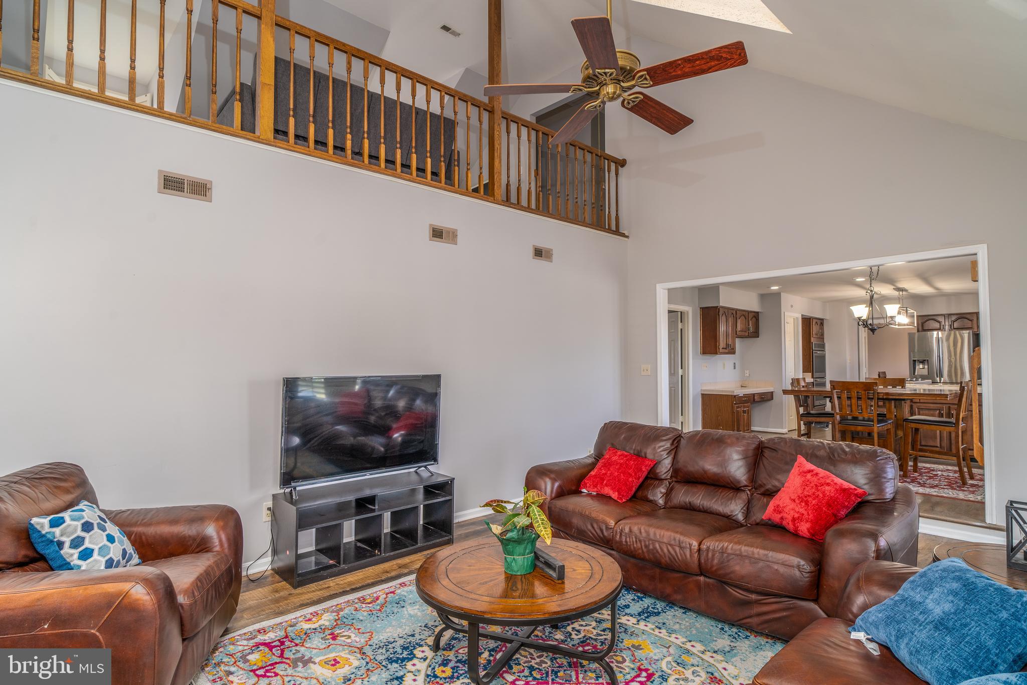 CRYSTAL LAKE - Residential