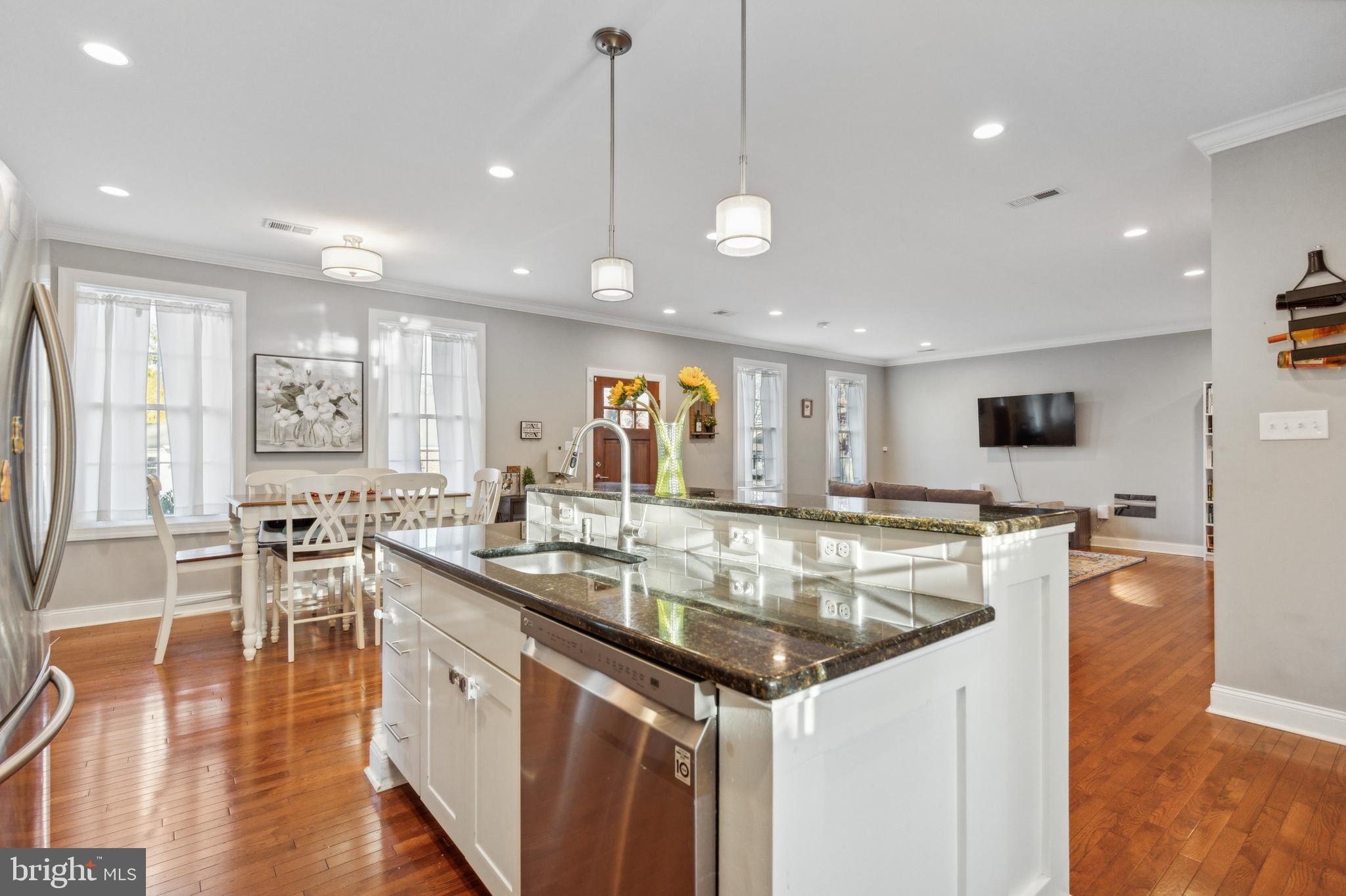 WILLOW MANOR - Residential