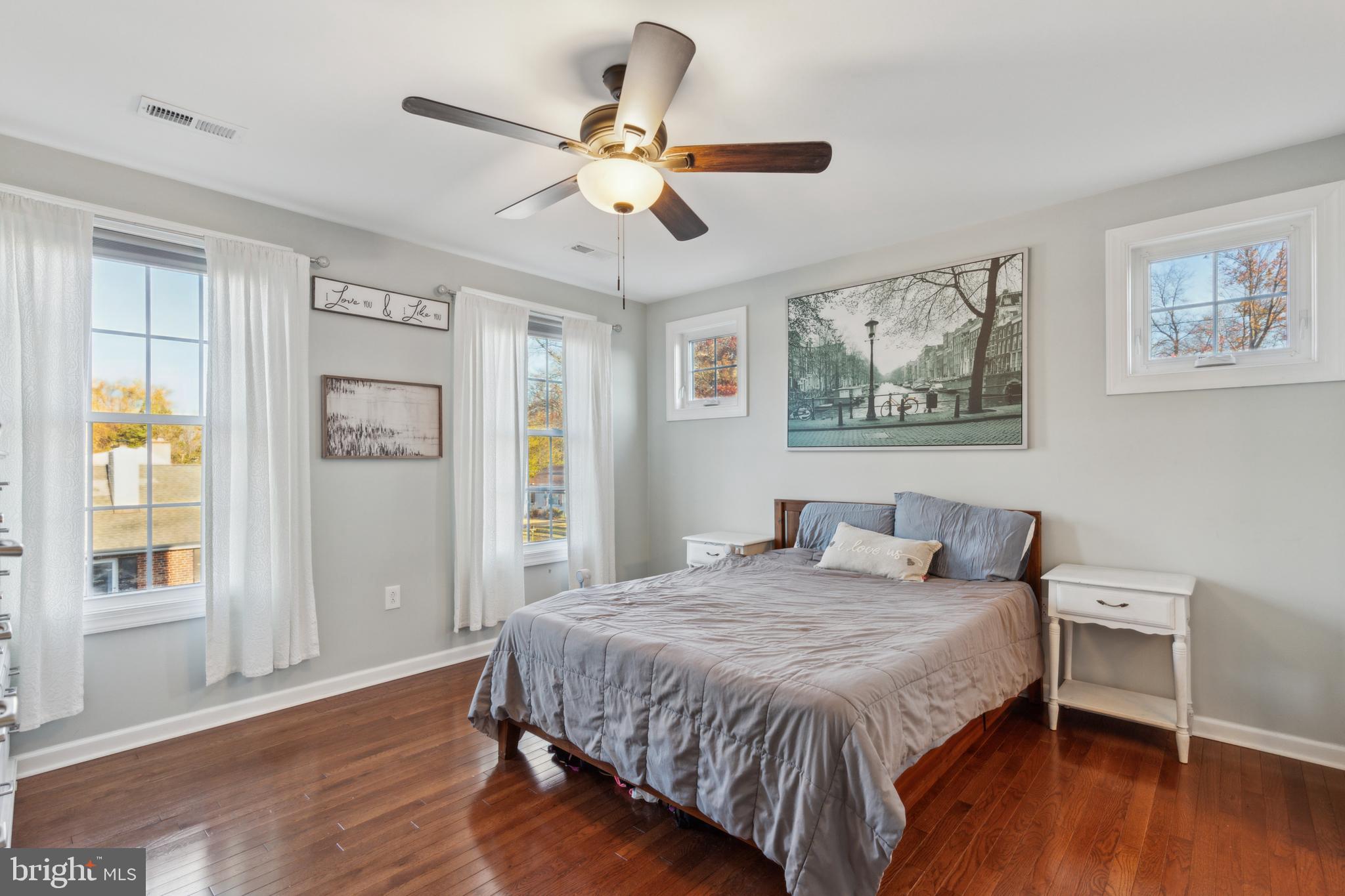 WILLOW MANOR - Residential