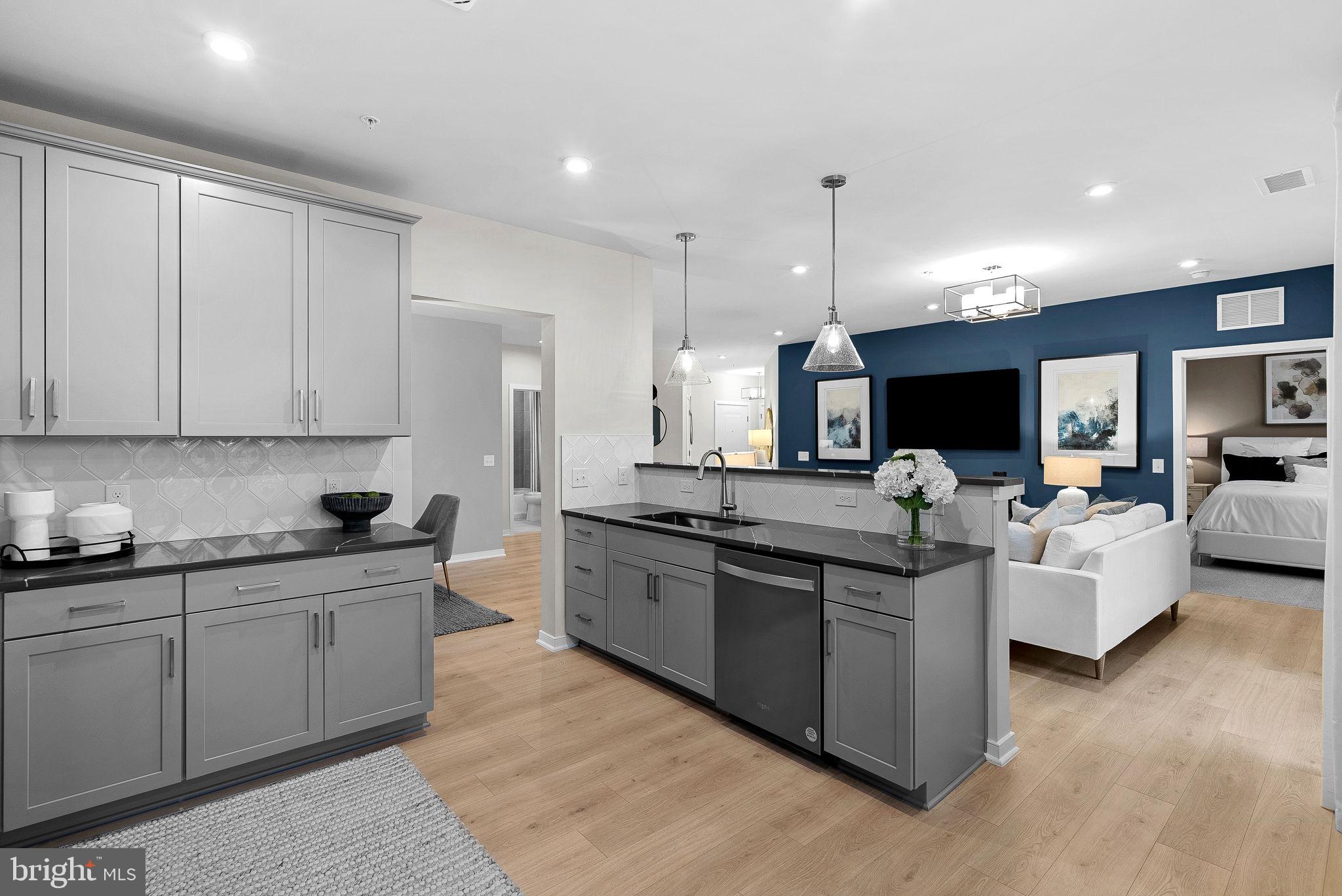 POTOMAC STATION MARKETPLACE - Residential